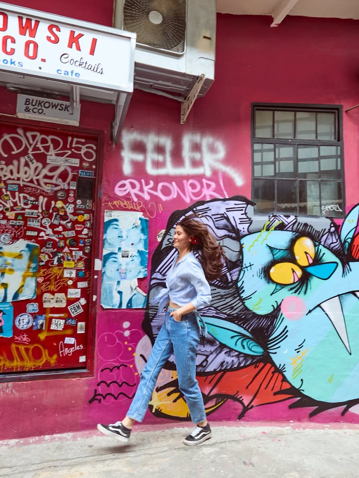 มารีญา พูลเลิศลาภ