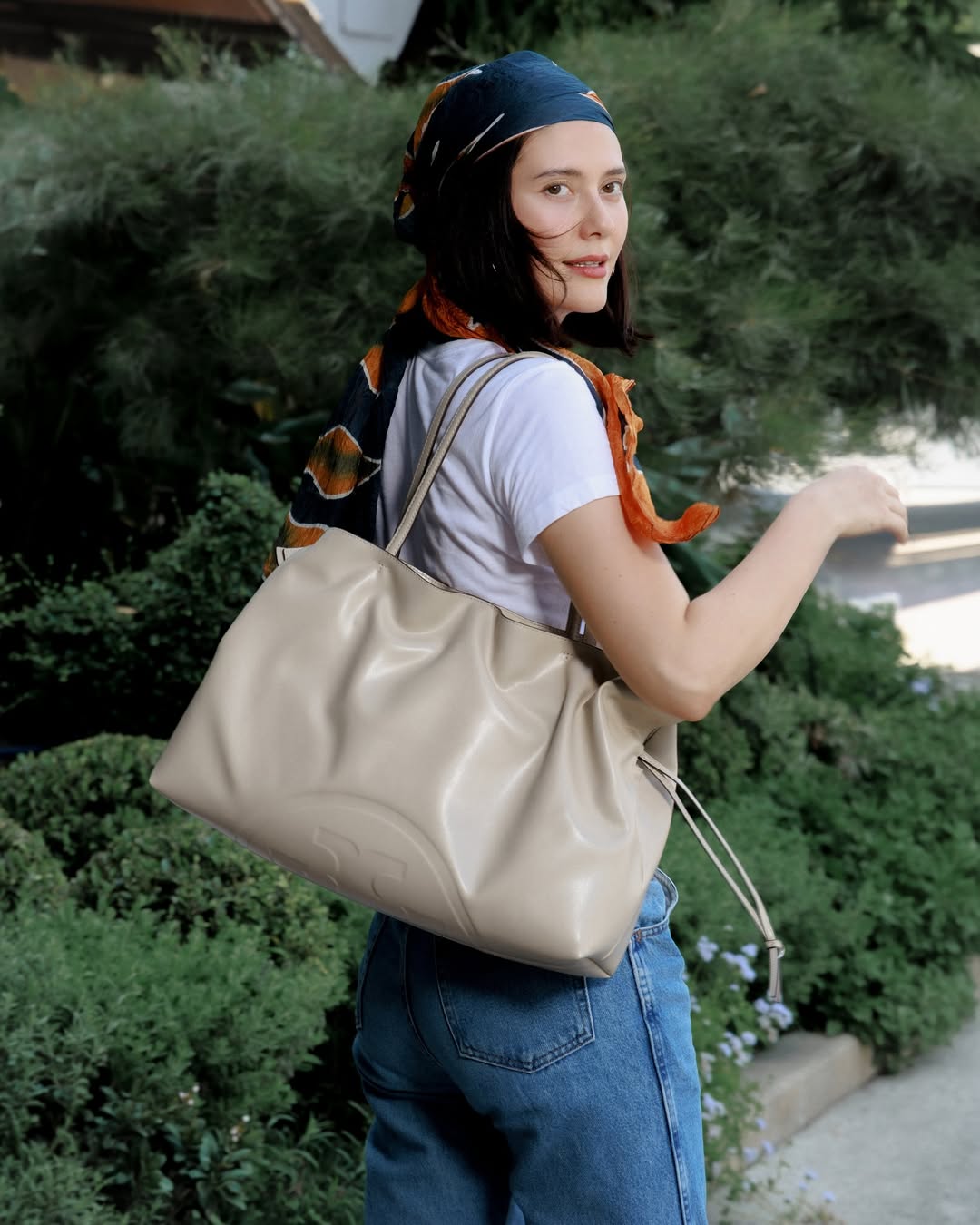 มารีญา พูลเลิศลาภ