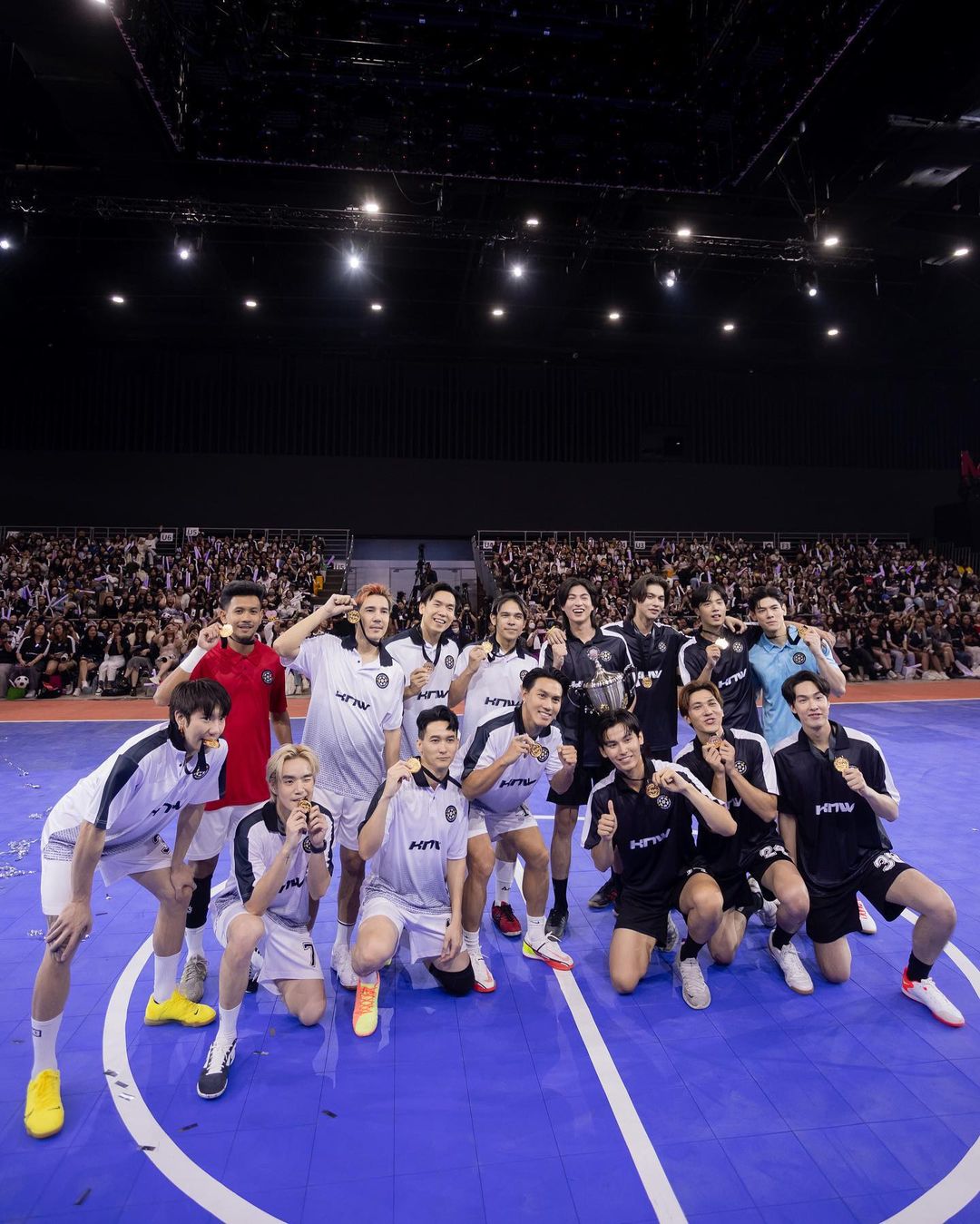 จา - พชร สวนศรี
