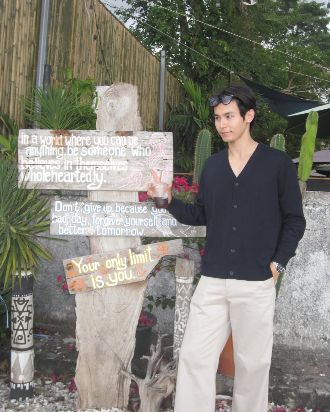 จา - พชร สวนศรี