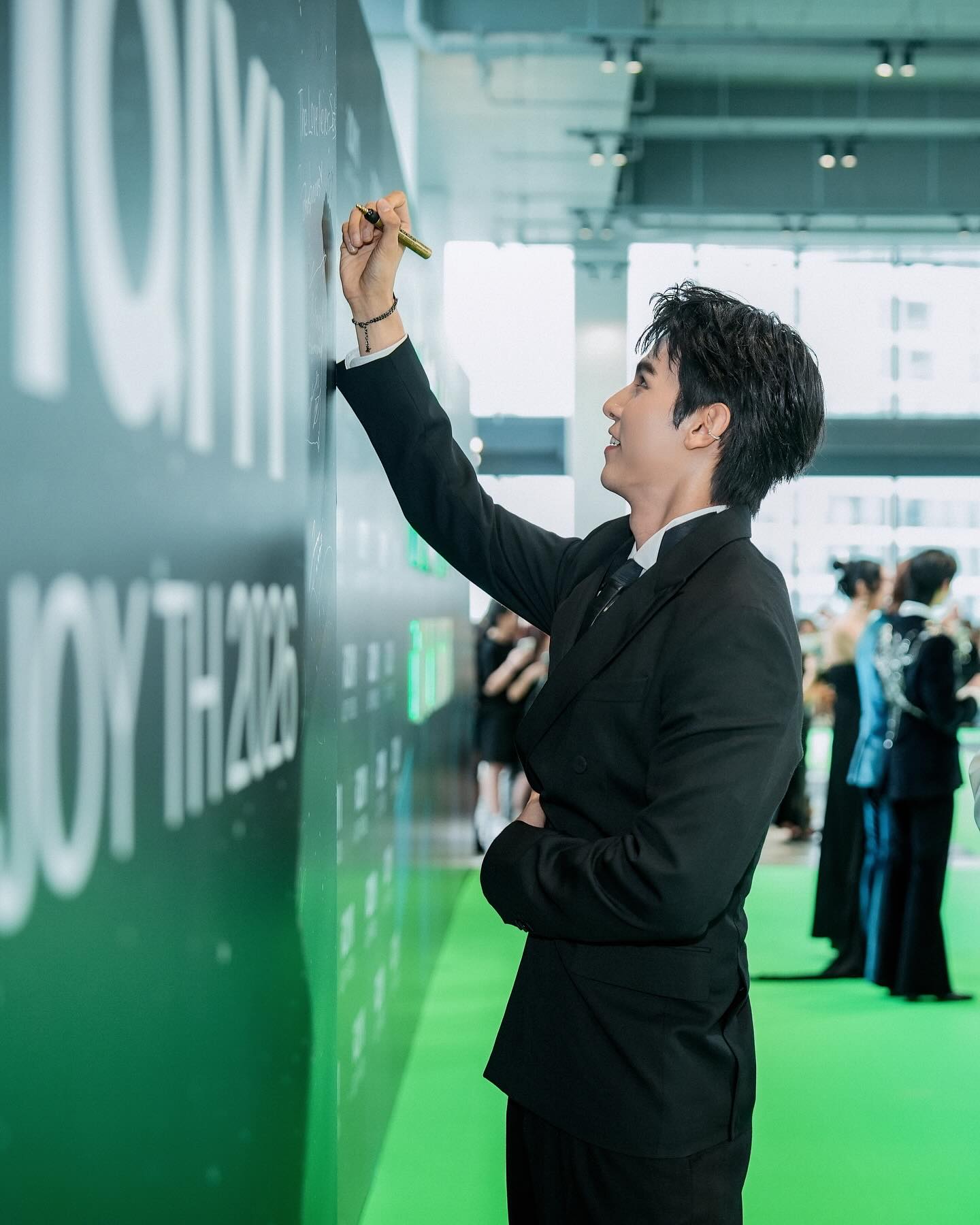 จา - พชร สวนศรี