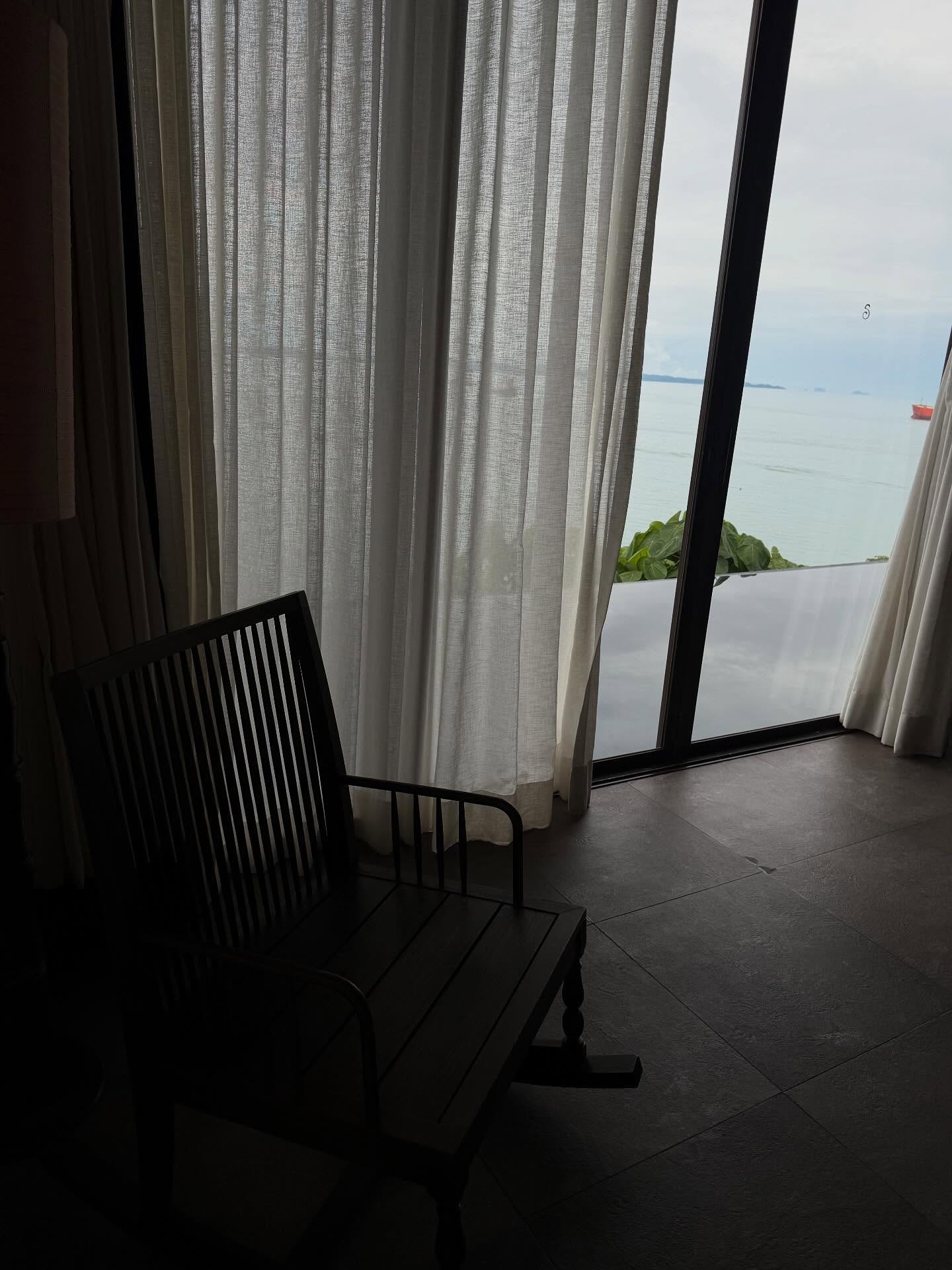 จา - พชร สวนศรี