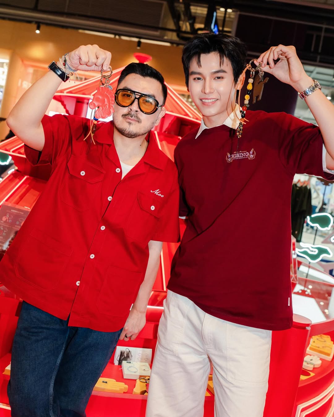 จา - พชร สวนศรี