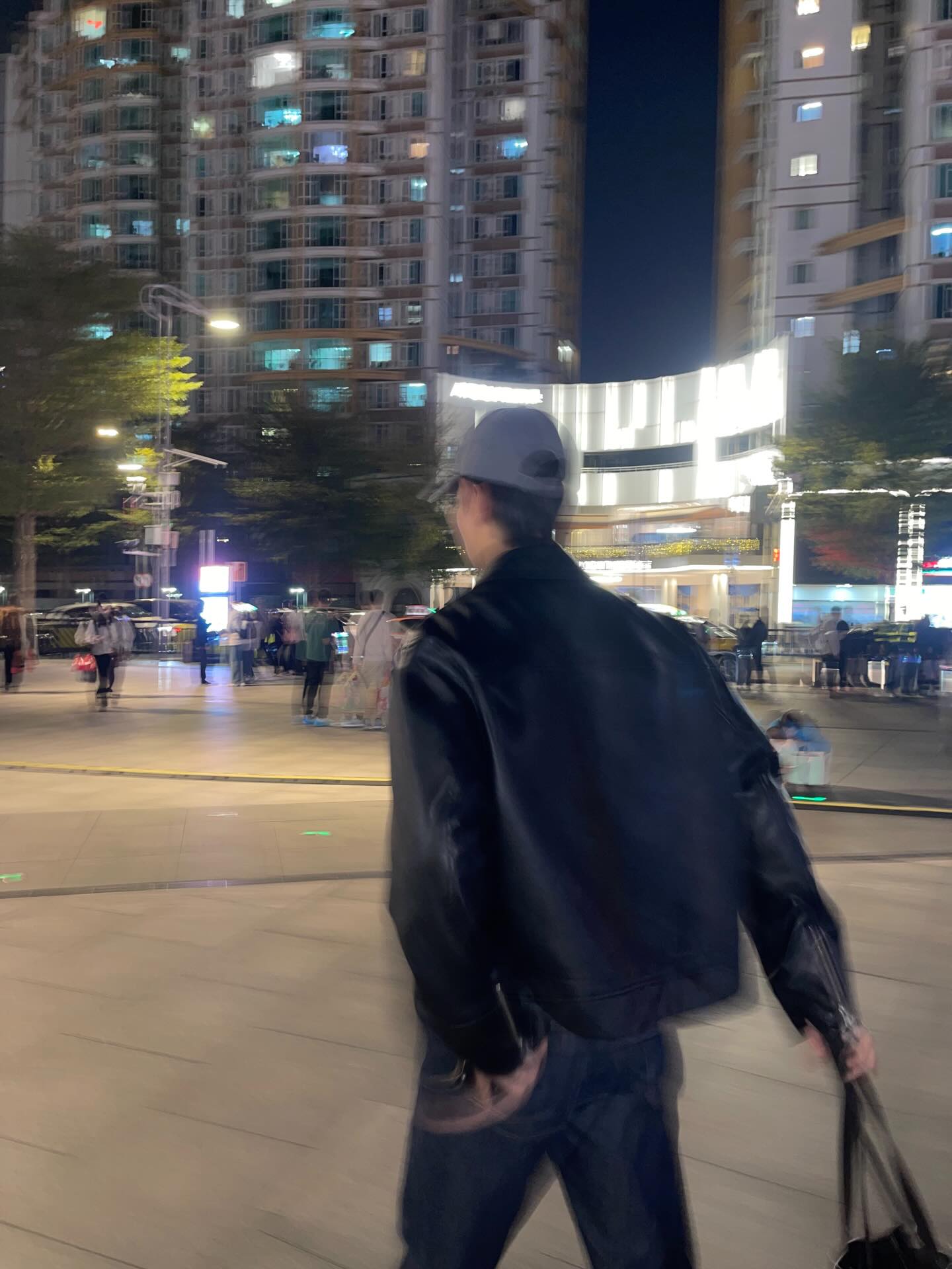 จา - พชร สวนศรี