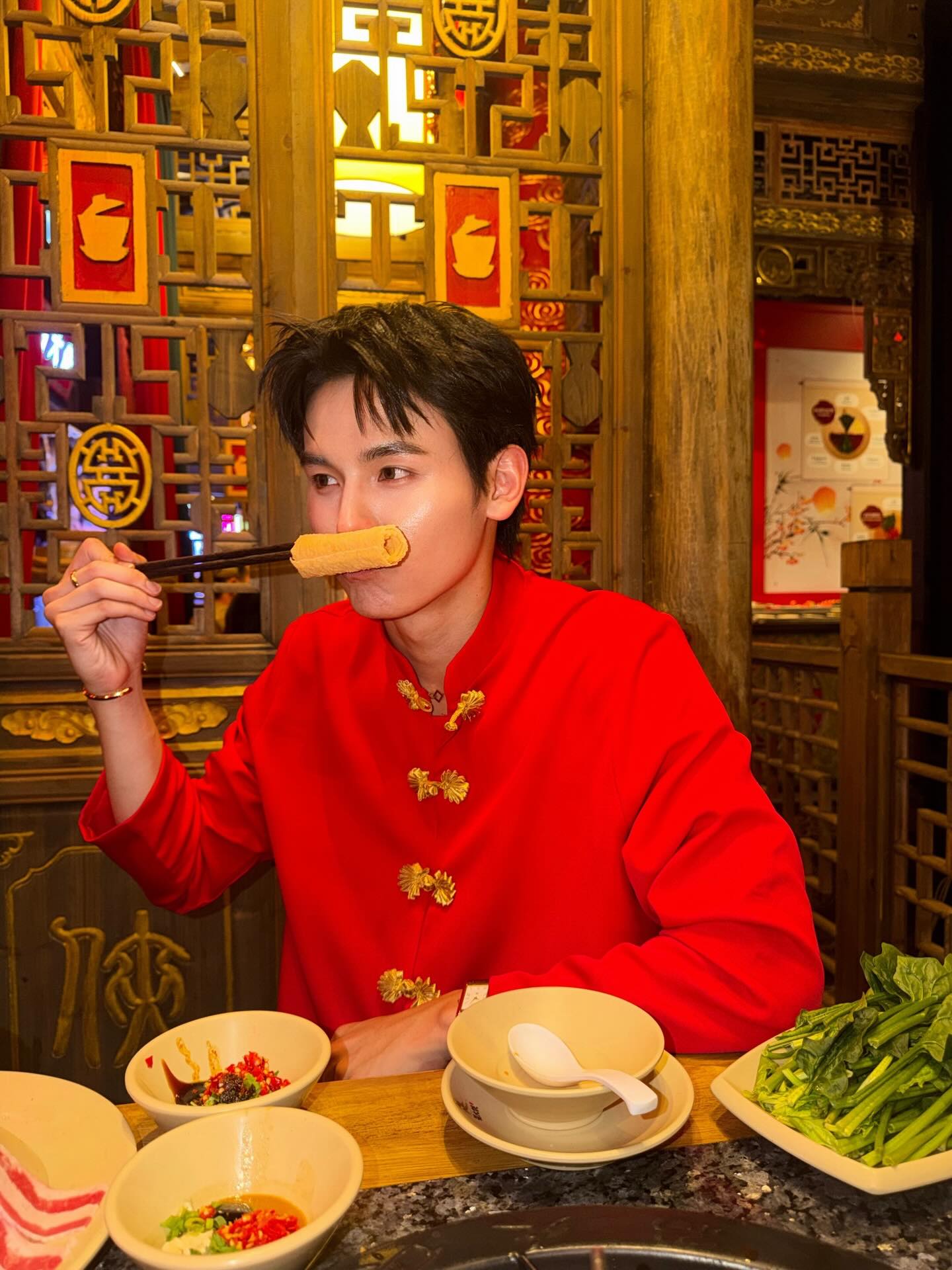 จา - พชร สวนศรี