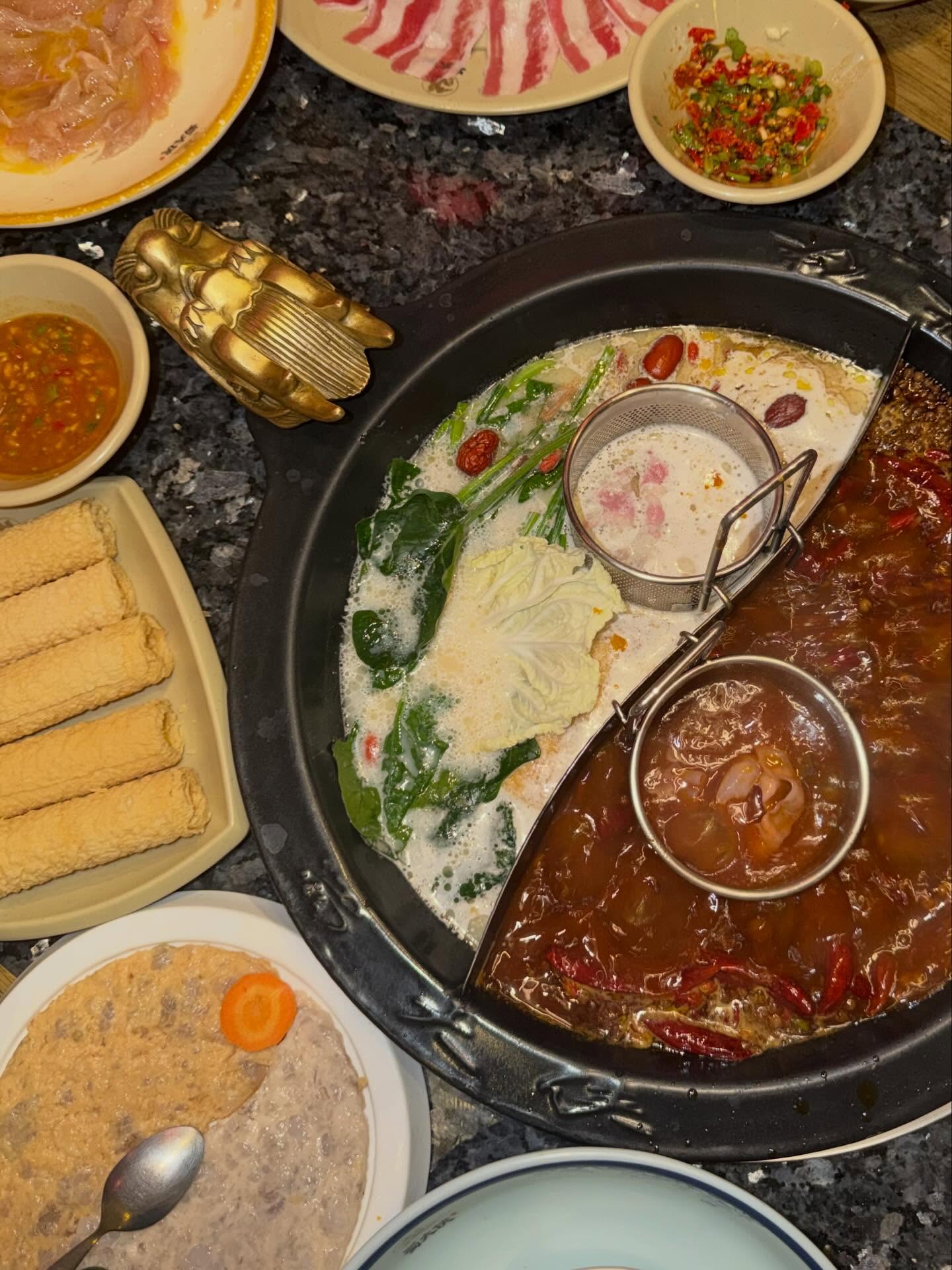 จา - พชร สวนศรี