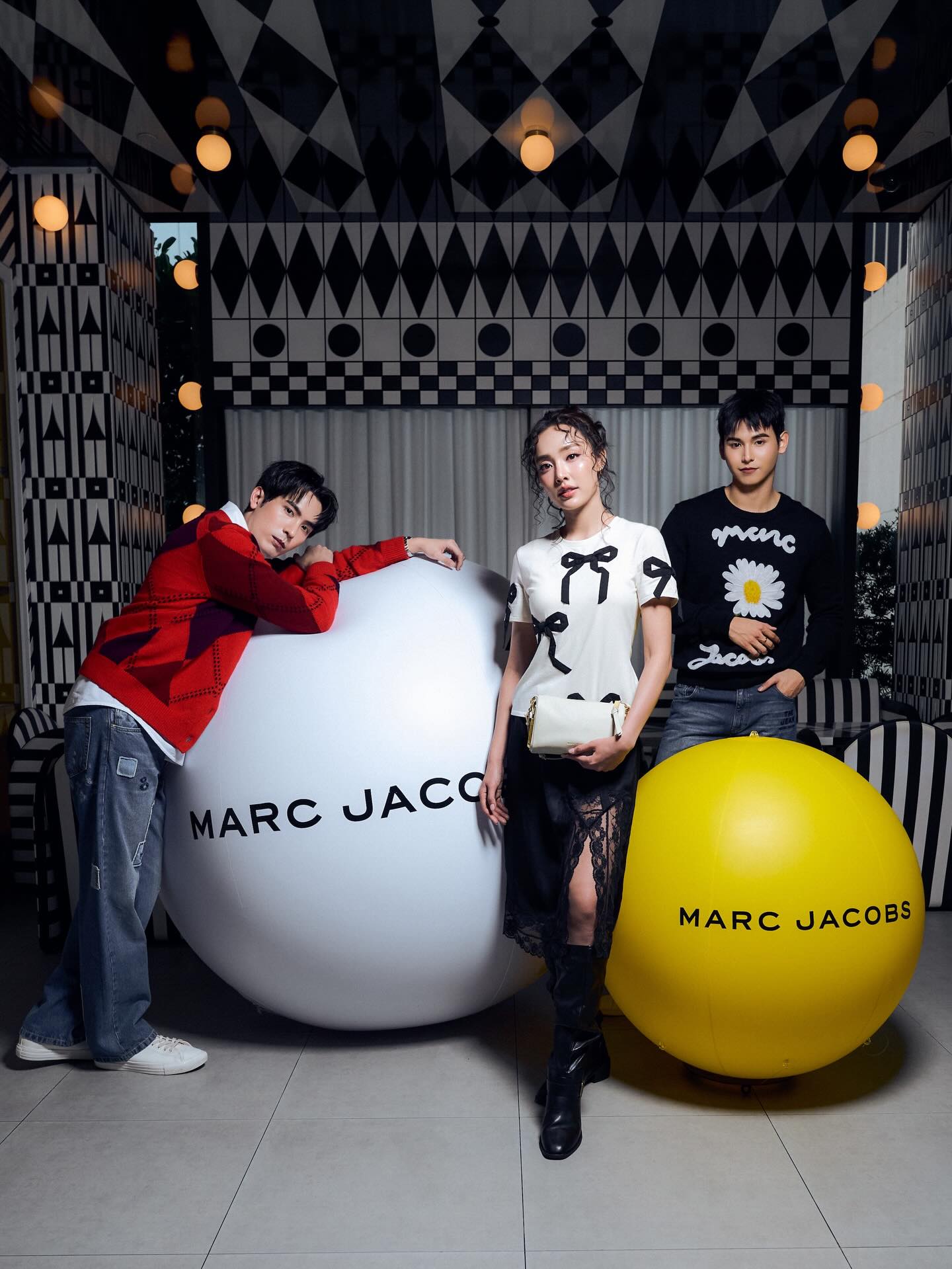 จา - พชร สวนศรี