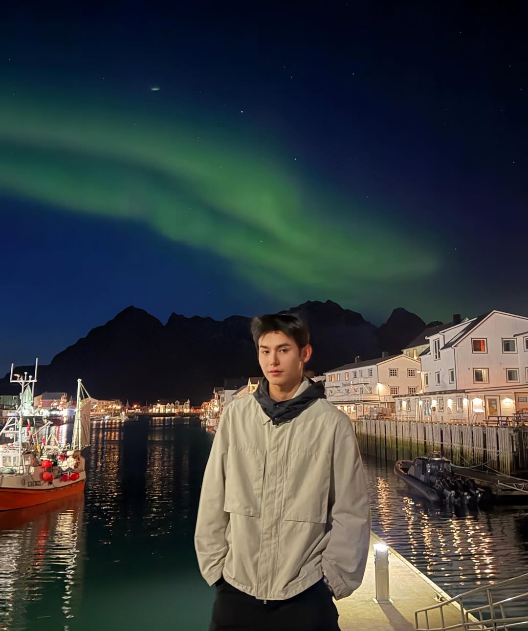 จา - พชร สวนศรี