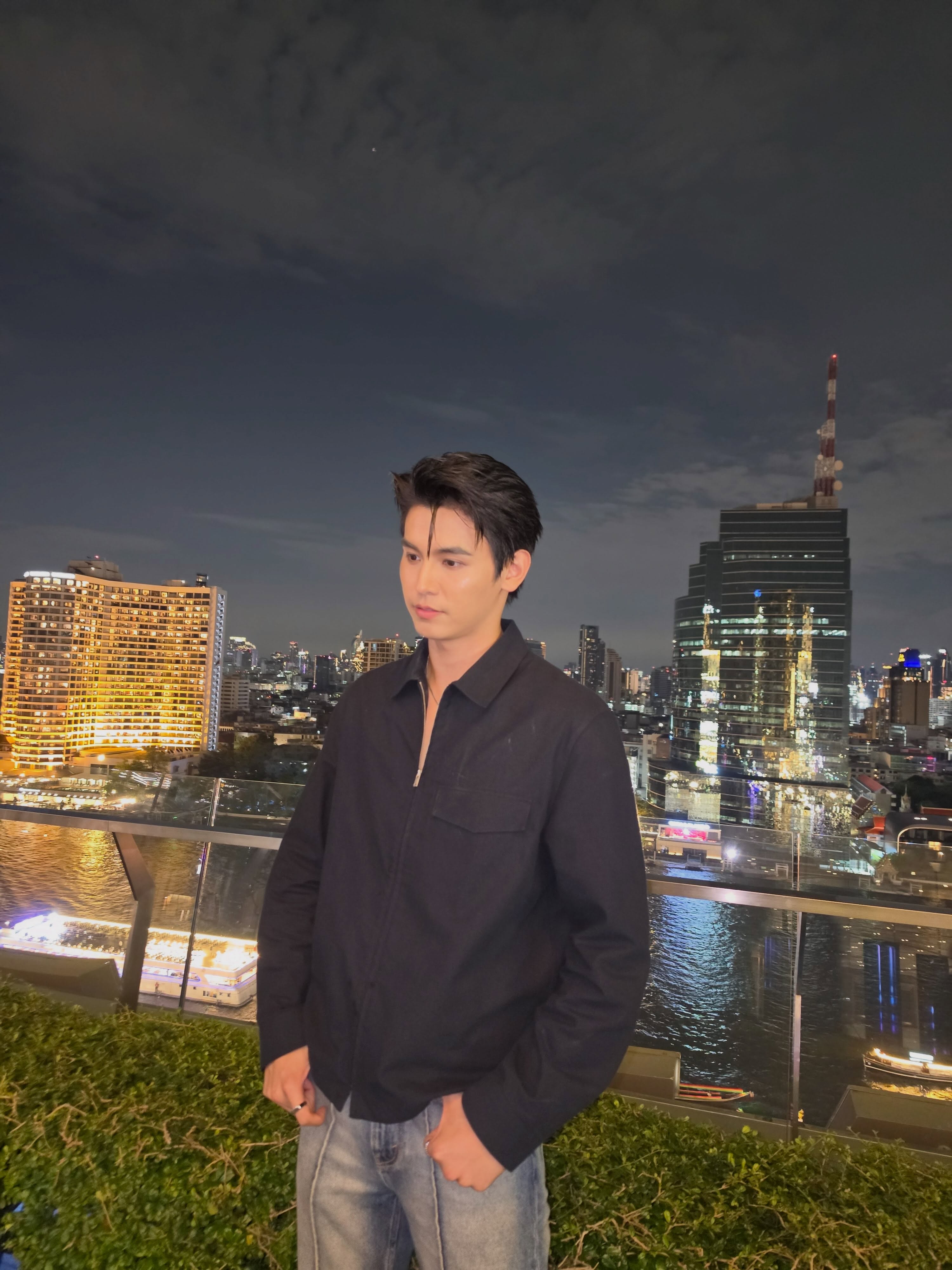 จา - พชร สวนศรี