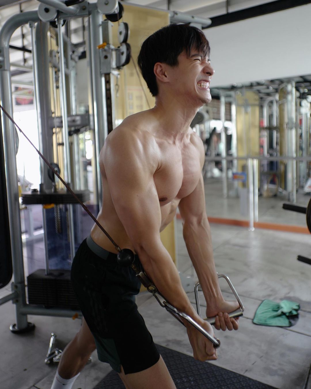 ไมค์ - ภัทรเดช สงวนความดี