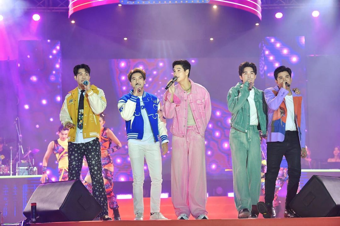 ไมค์ - ภัทรเดช สงวนความดี