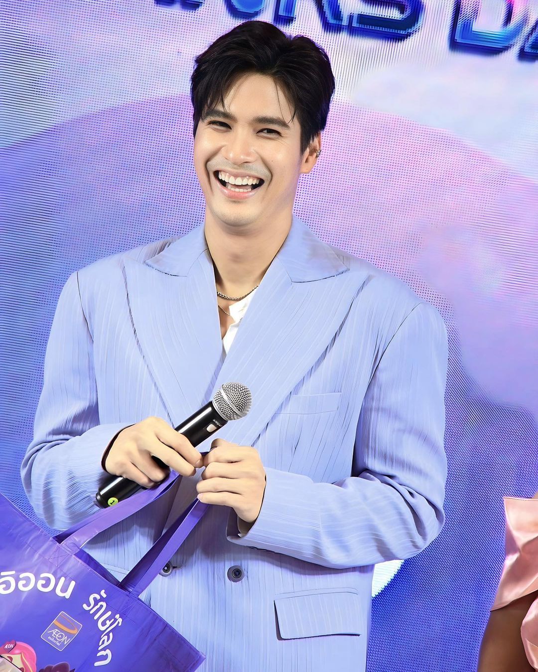 ไมค์ - ภัทรเดช สงวนความดี