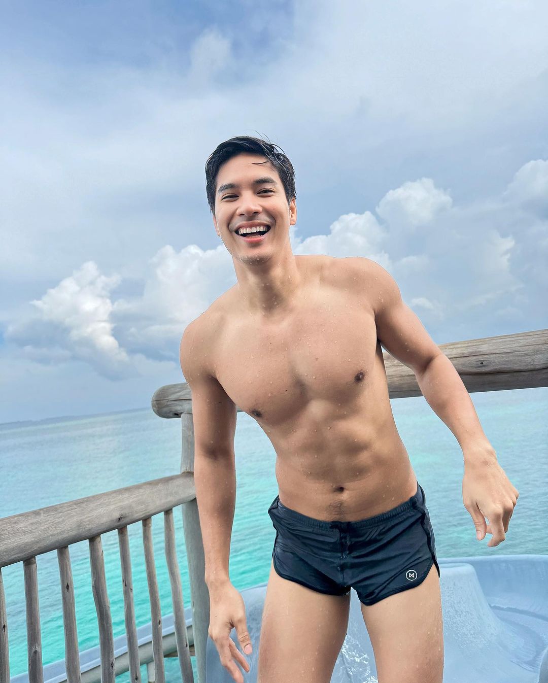 ไมค์ - ภัทรเดช สงวนความดี