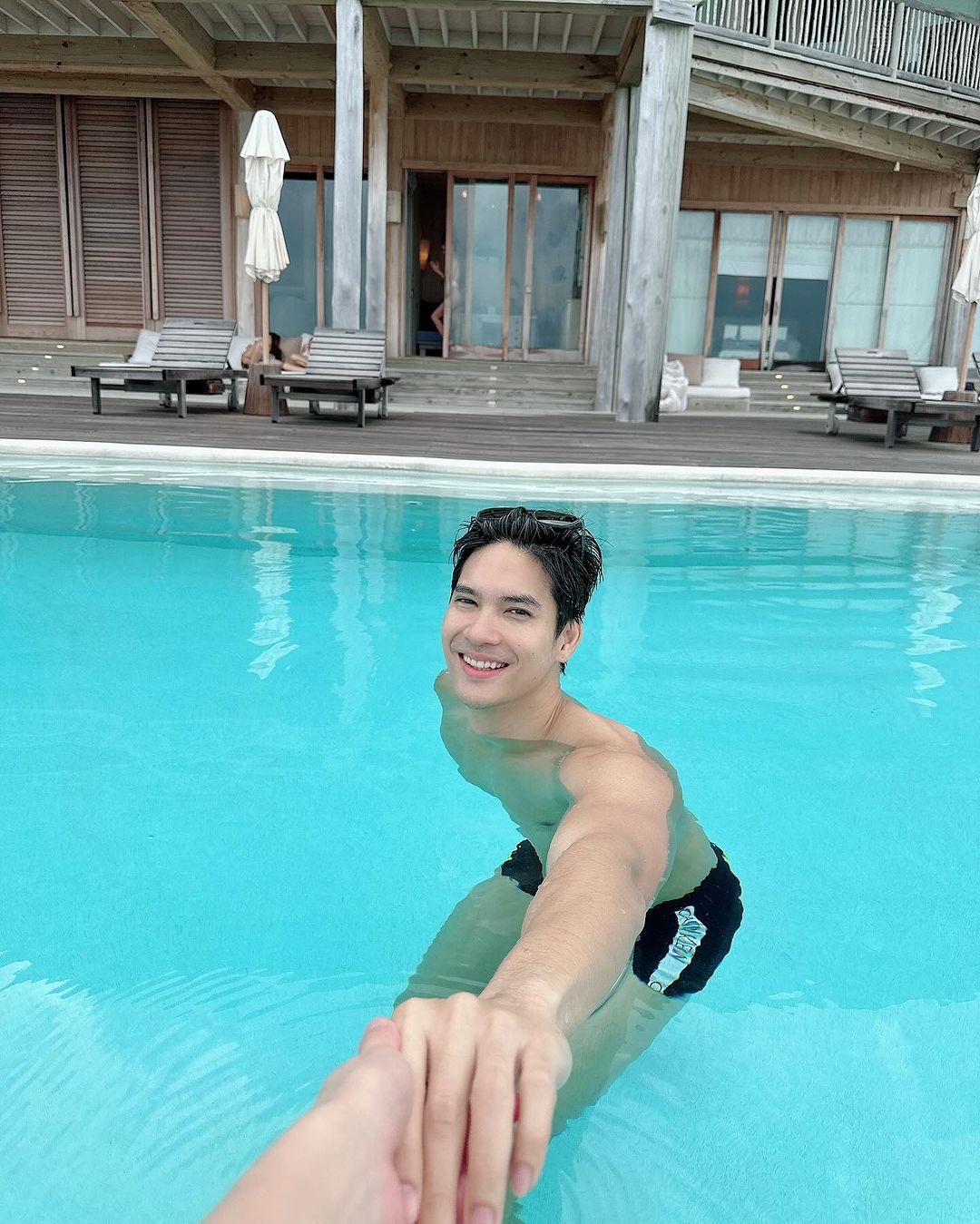 ไมค์ - ภัทรเดช สงวนความดี