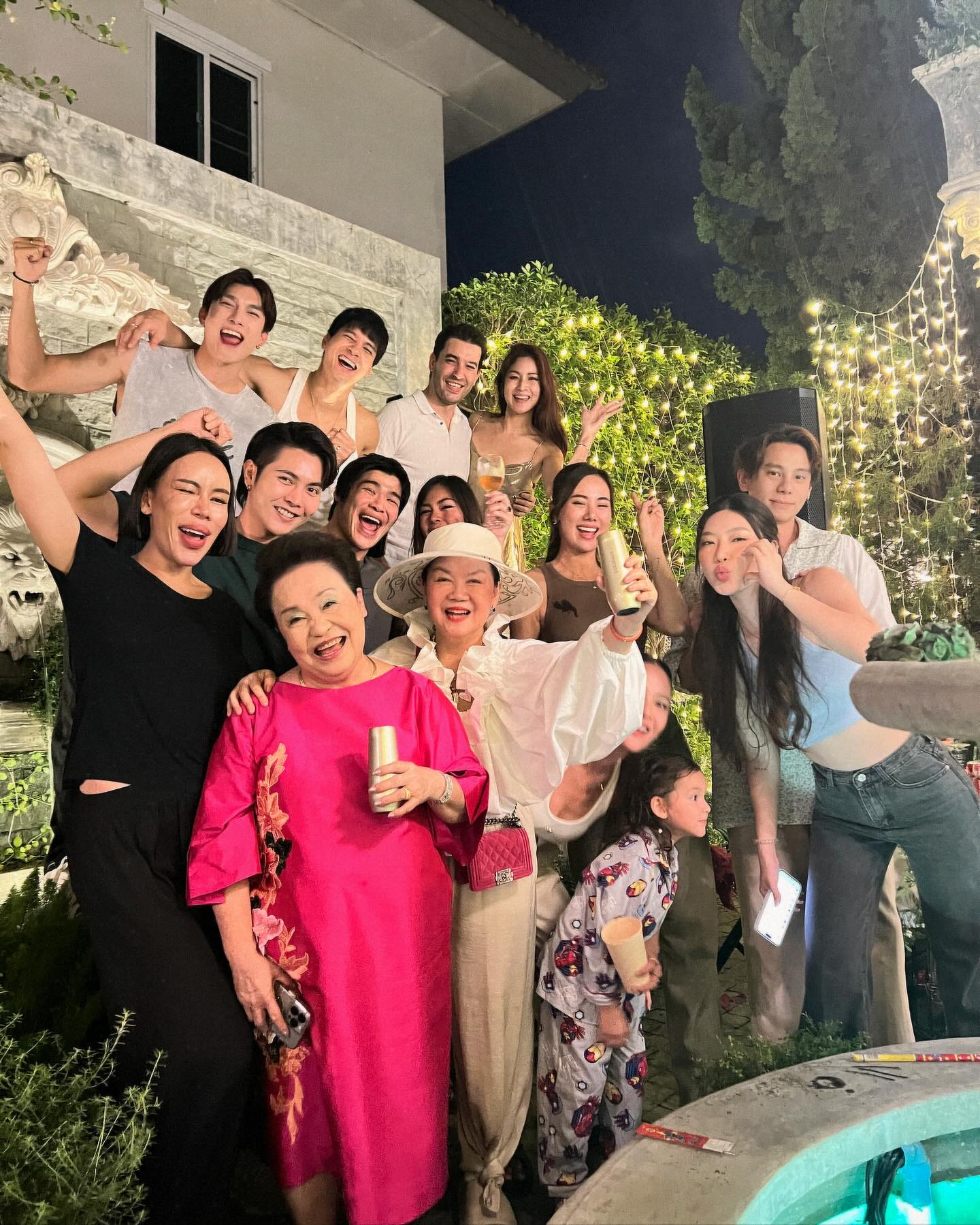 ไมค์ - ภัทรเดช สงวนความดี