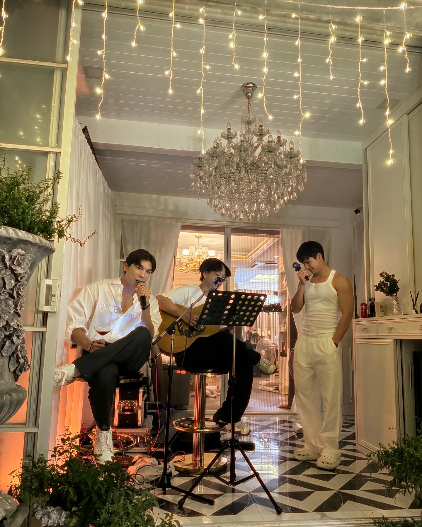 ไมค์ - ภัทรเดช สงวนความดี