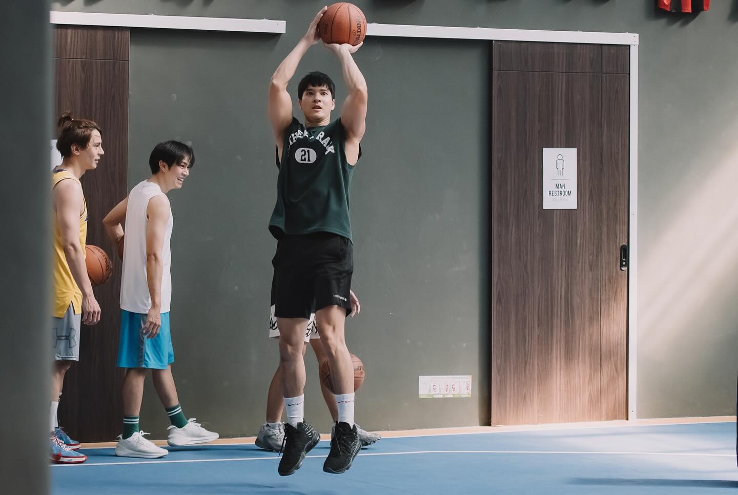 ไมค์ - ภัทรเดช สงวนความดี