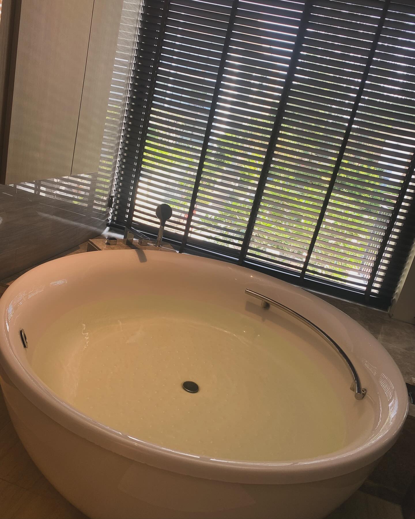 ไมค์ - ภัทรเดช สงวนความดี