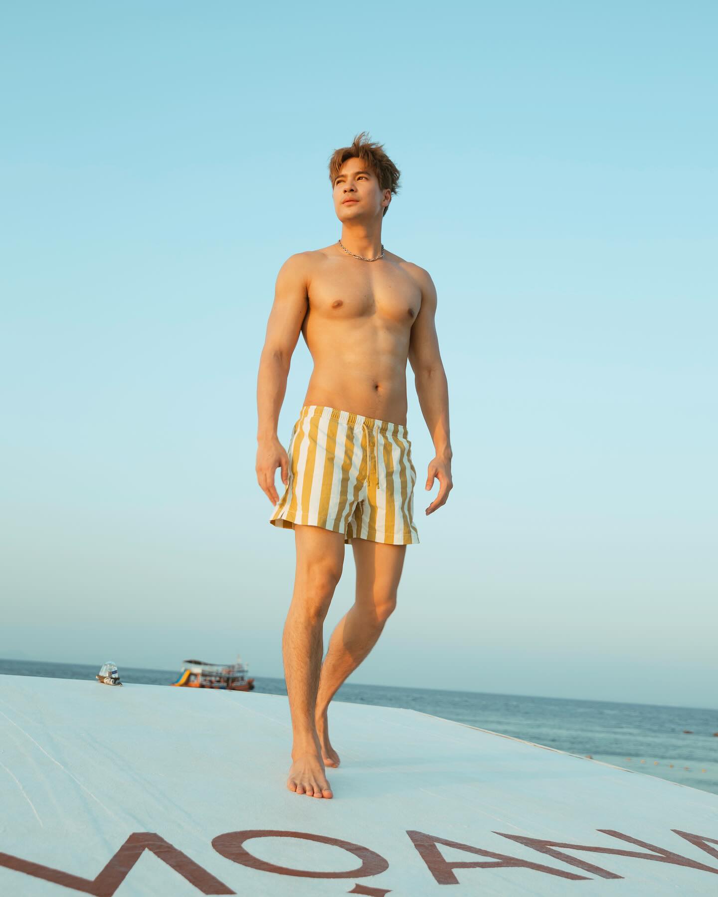 ไมค์ - ภัทรเดช สงวนความดี