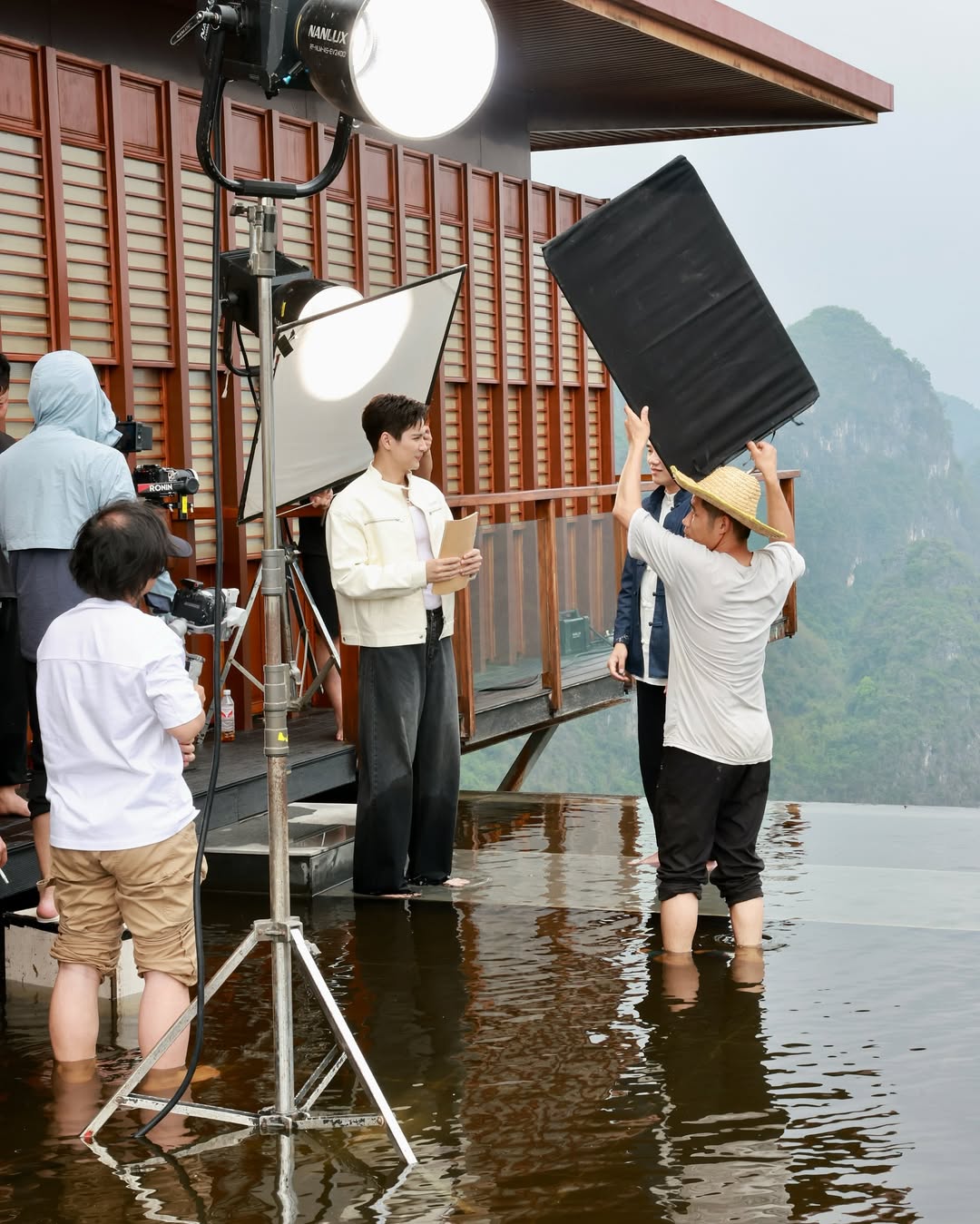 ไมค์ - ภัทรเดช สงวนความดี