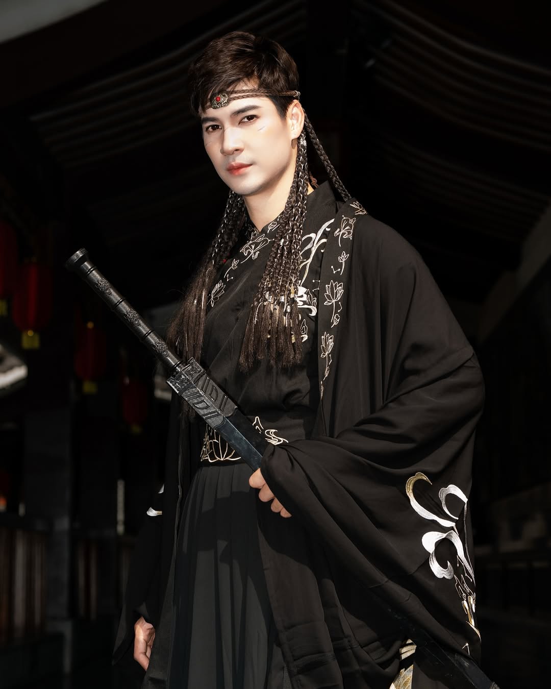 ไมค์ - ภัทรเดช สงวนความดี
