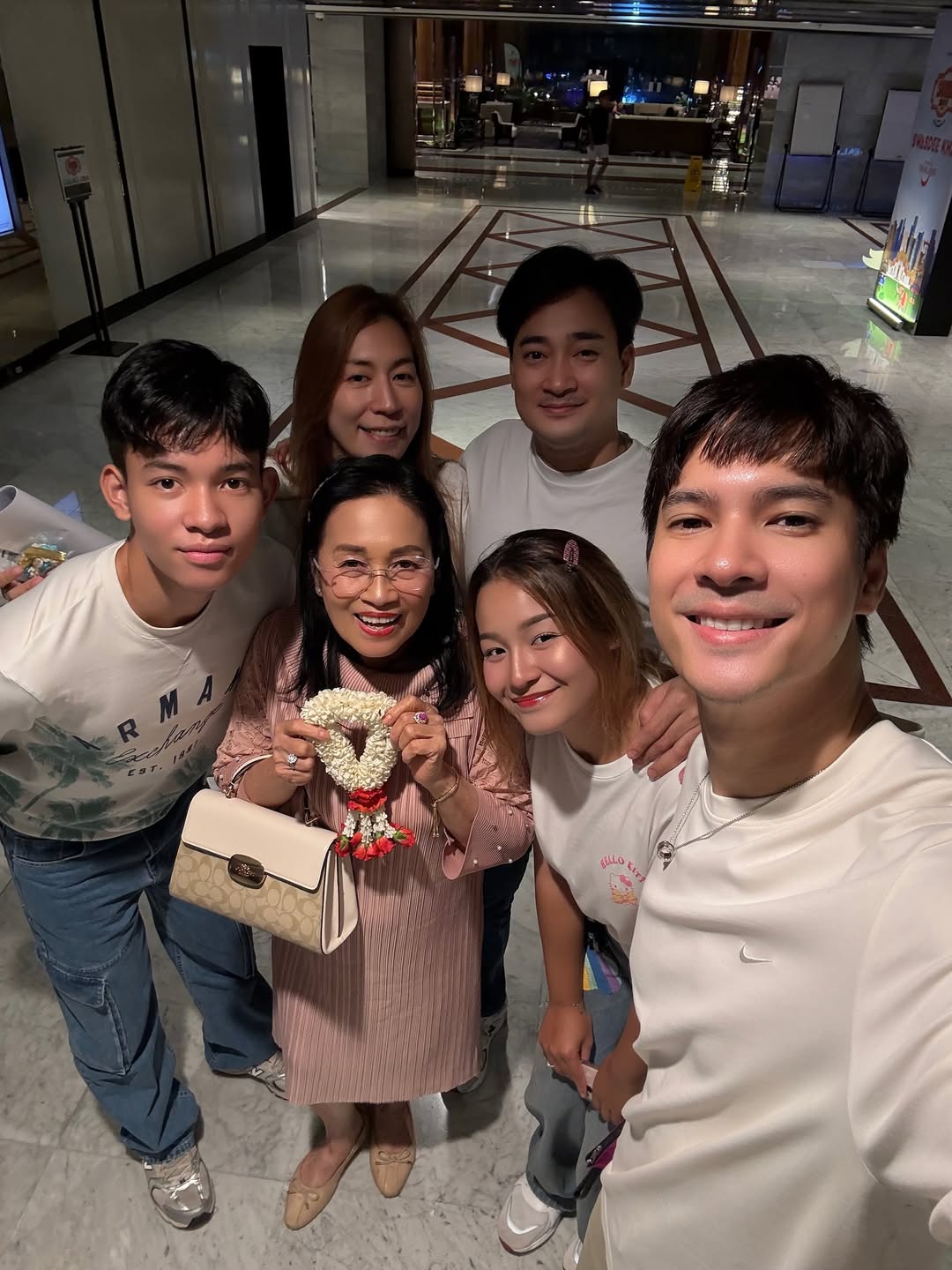 ไมค์ - ภัทรเดช สงวนความดี