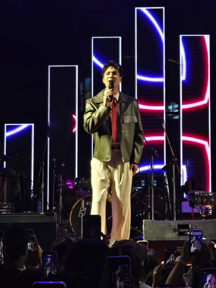 ไมค์ - ภัทรเดช สงวนความดี