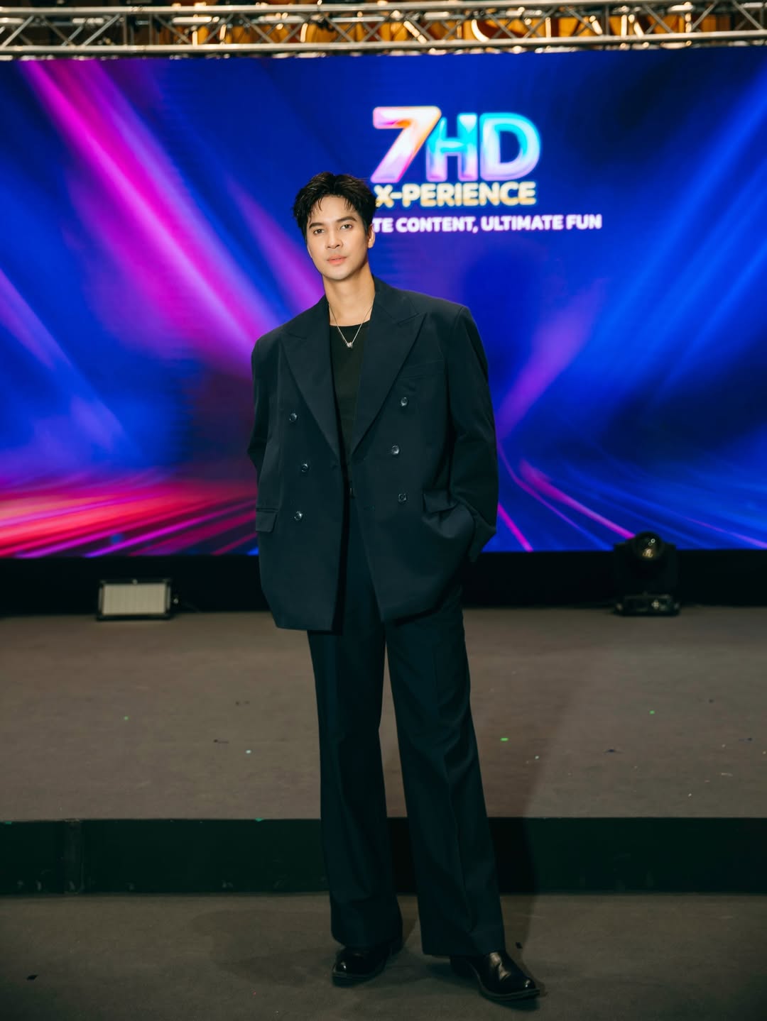 ไมค์ - ภัทรเดช สงวนความดี