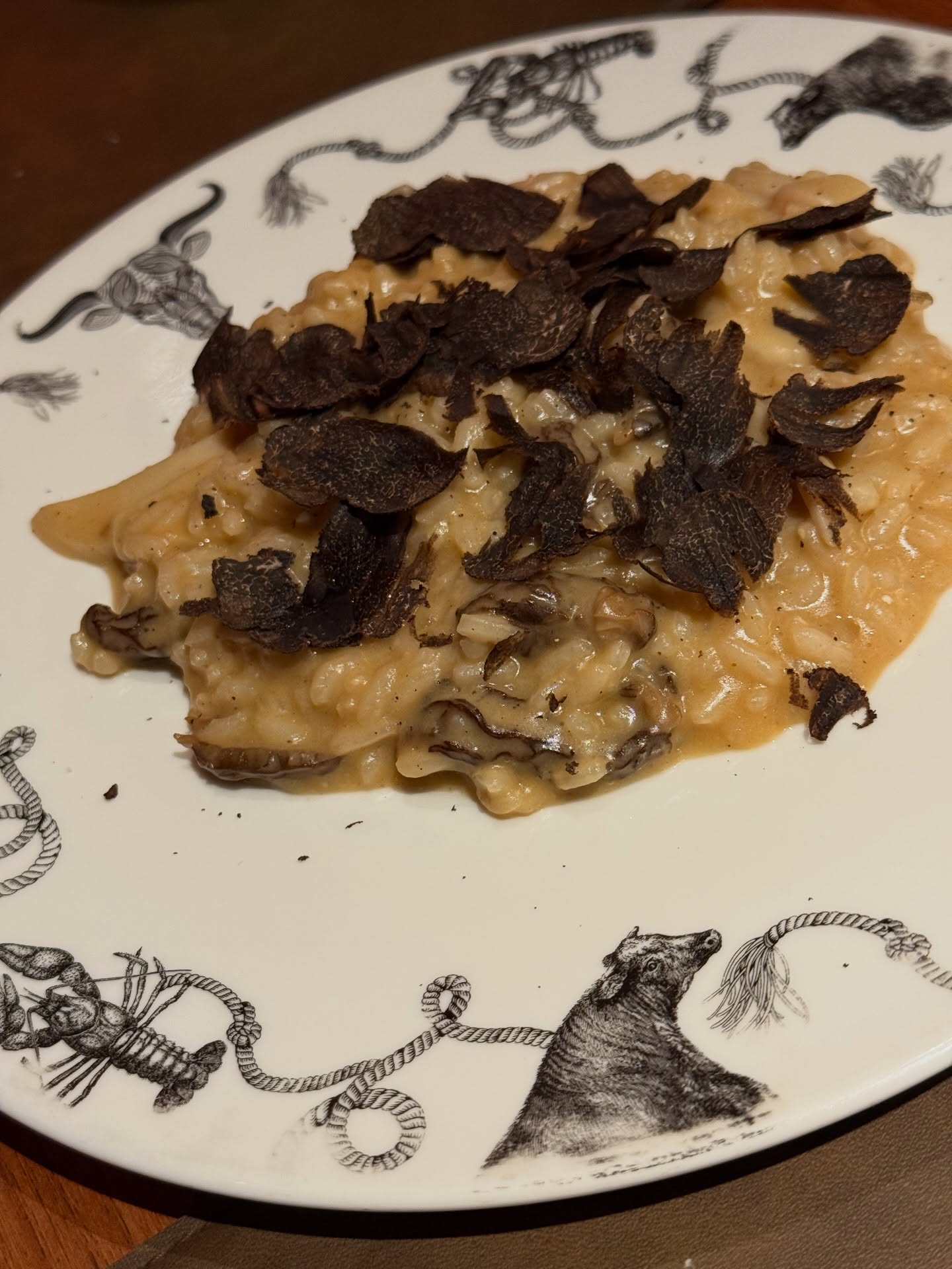 ไมค์ - ภัทรเดช สงวนความดี