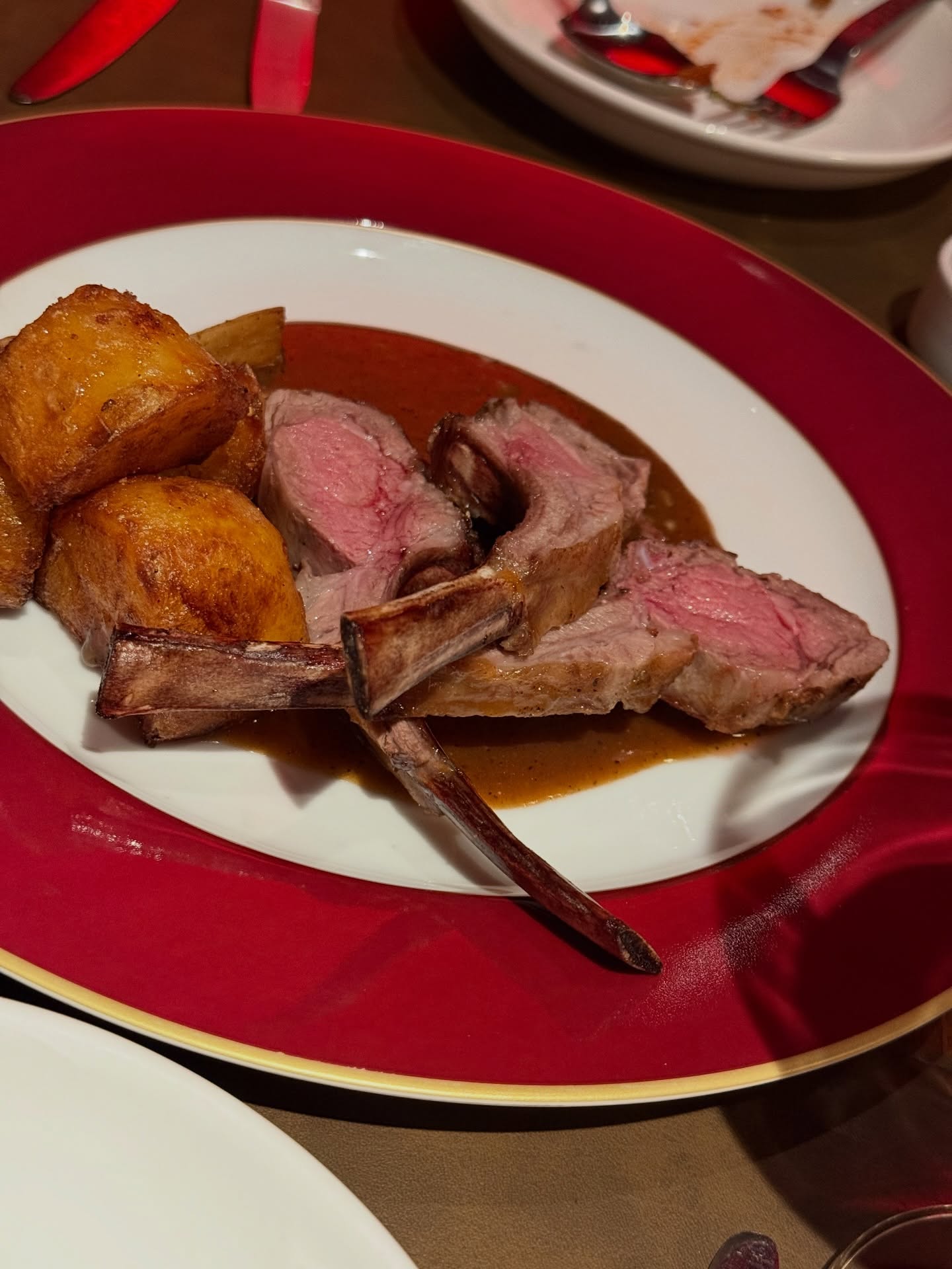 ไมค์ - ภัทรเดช สงวนความดี