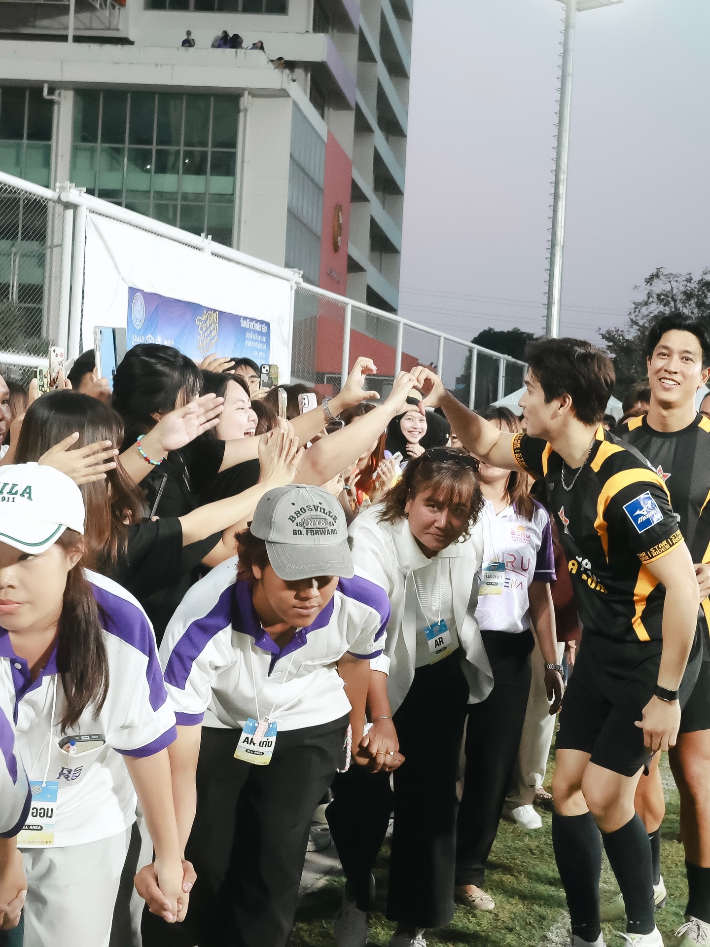 ไมค์ - ภัทรเดช สงวนความดี