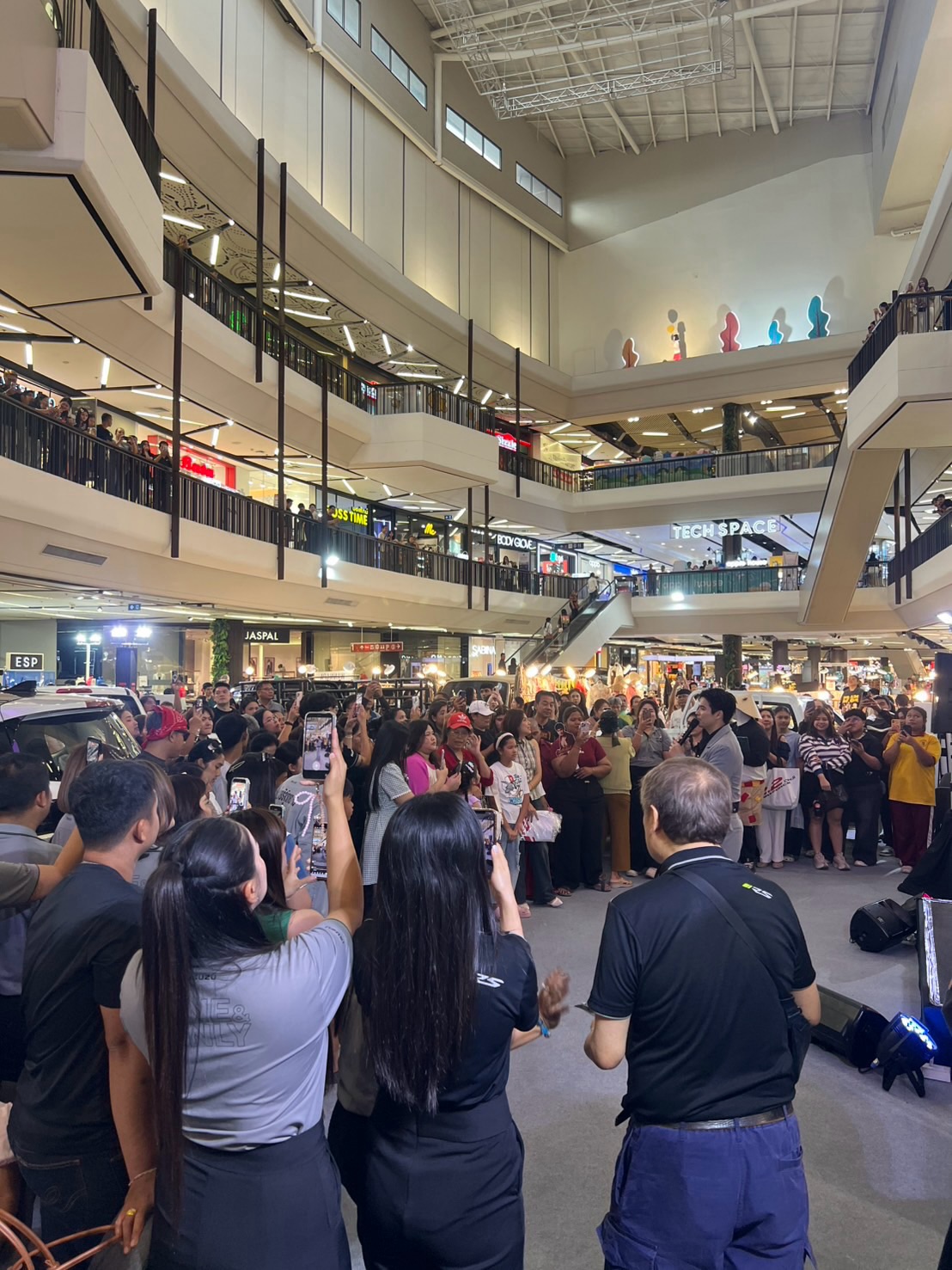 ไมค์ - ภัทรเดช สงวนความดี