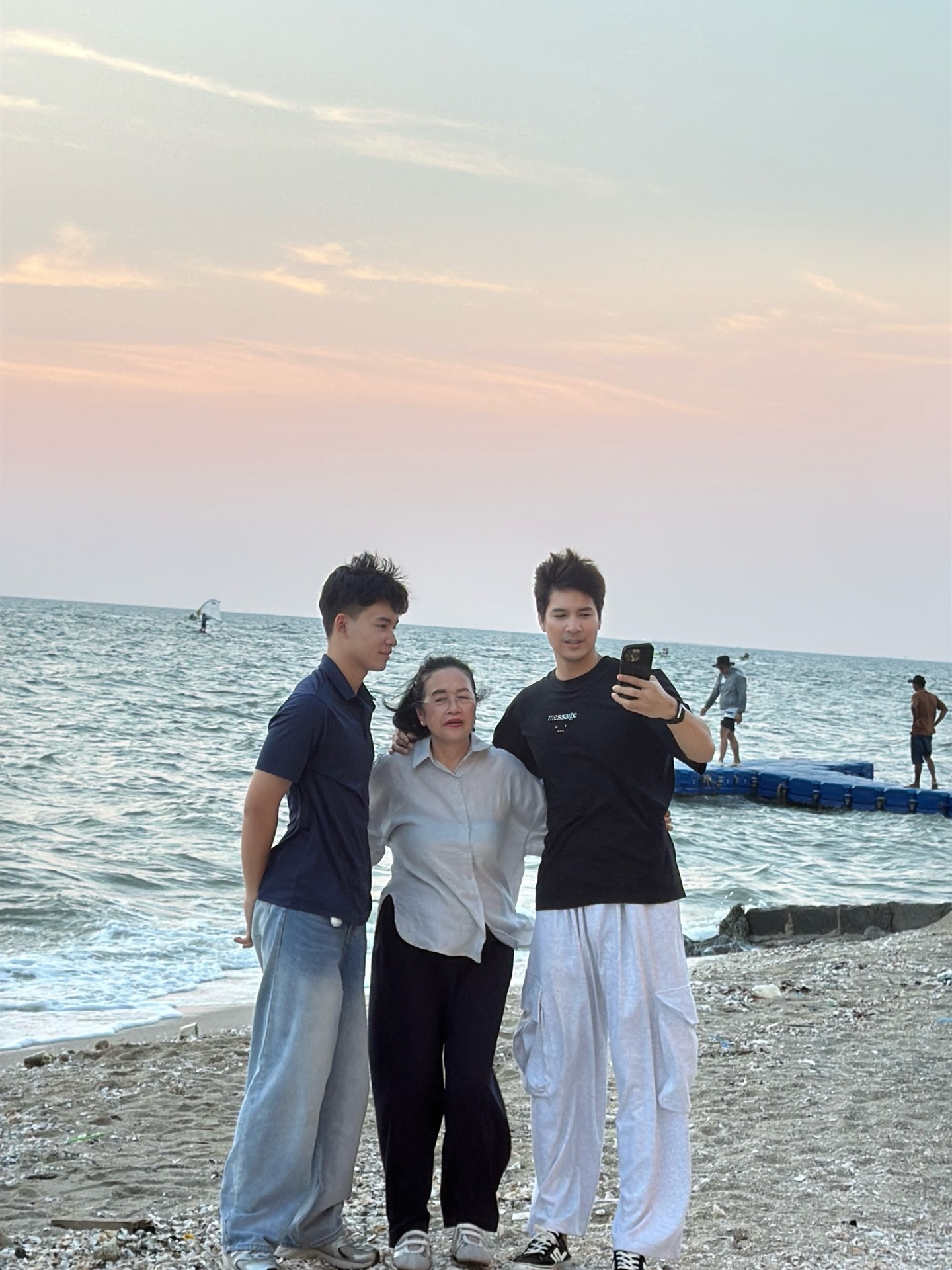 ไมค์ - ภัทรเดช สงวนความดี