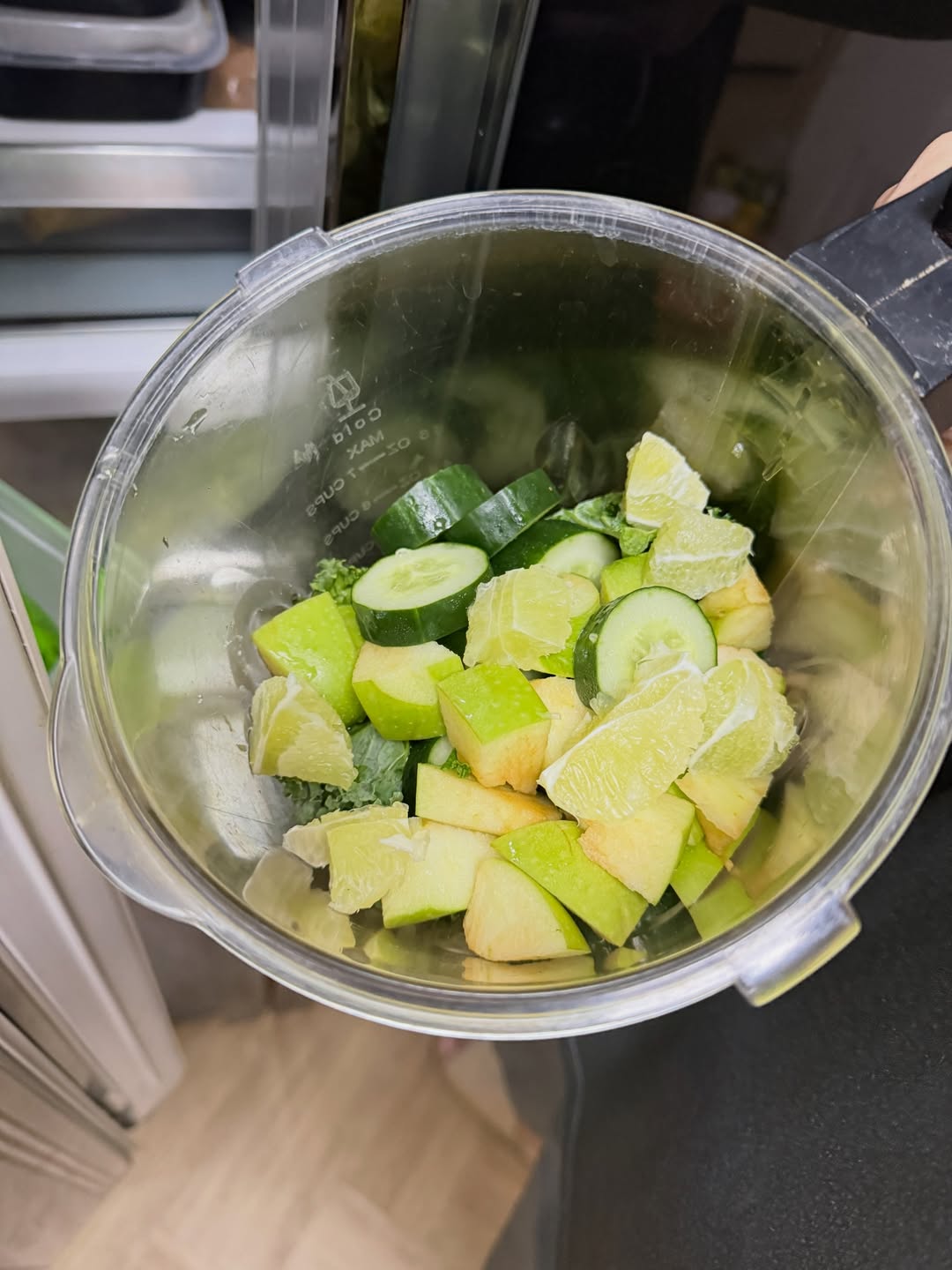 ไมค์ - ภัทรเดช สงวนความดี