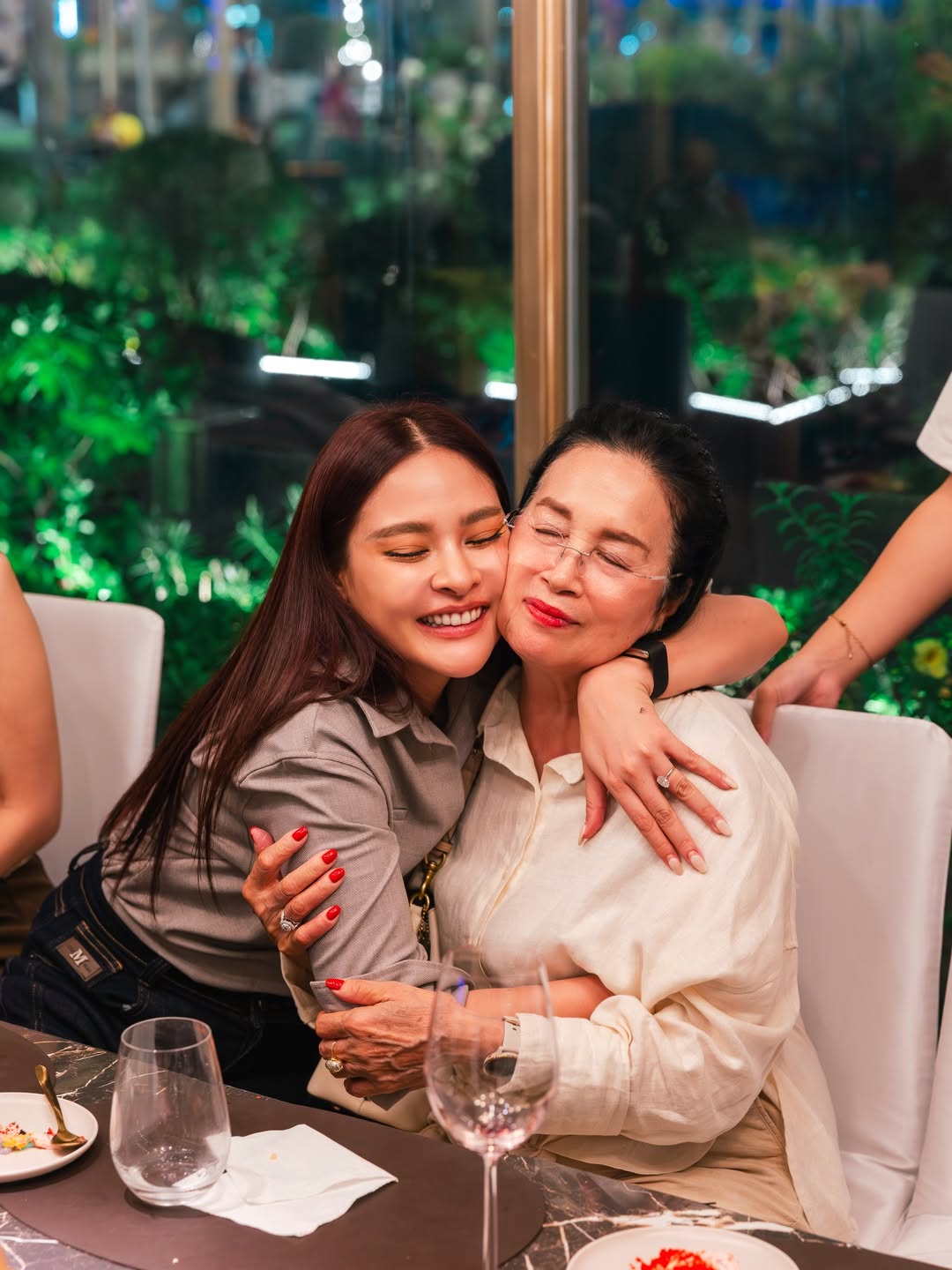 ไมค์ - ภัทรเดช สงวนความดี