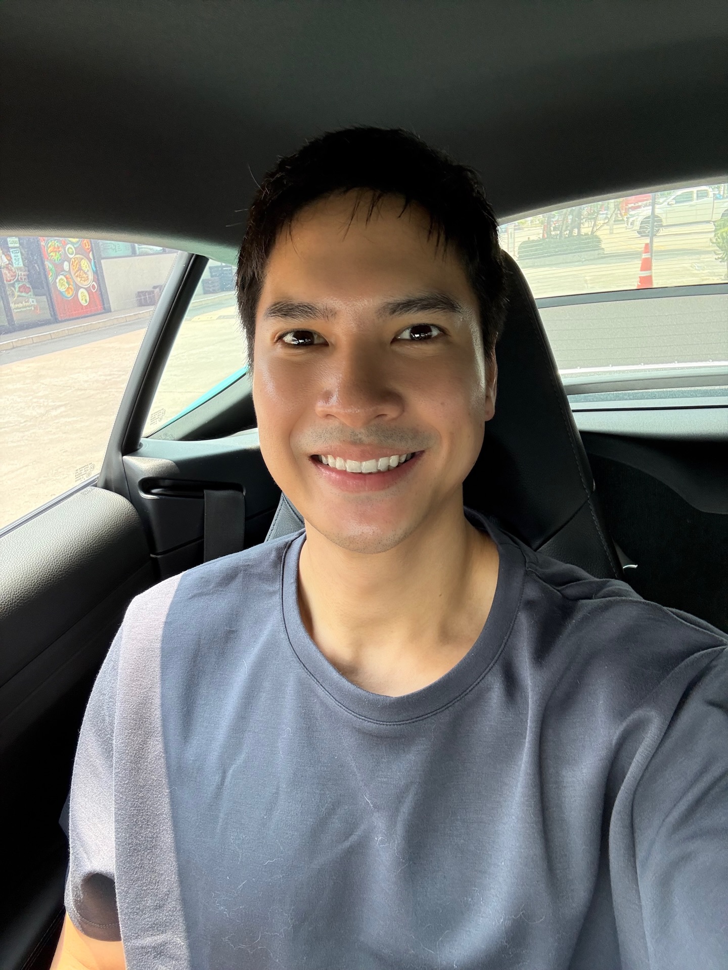 ไมค์ - ภัทรเดช สงวนความดี