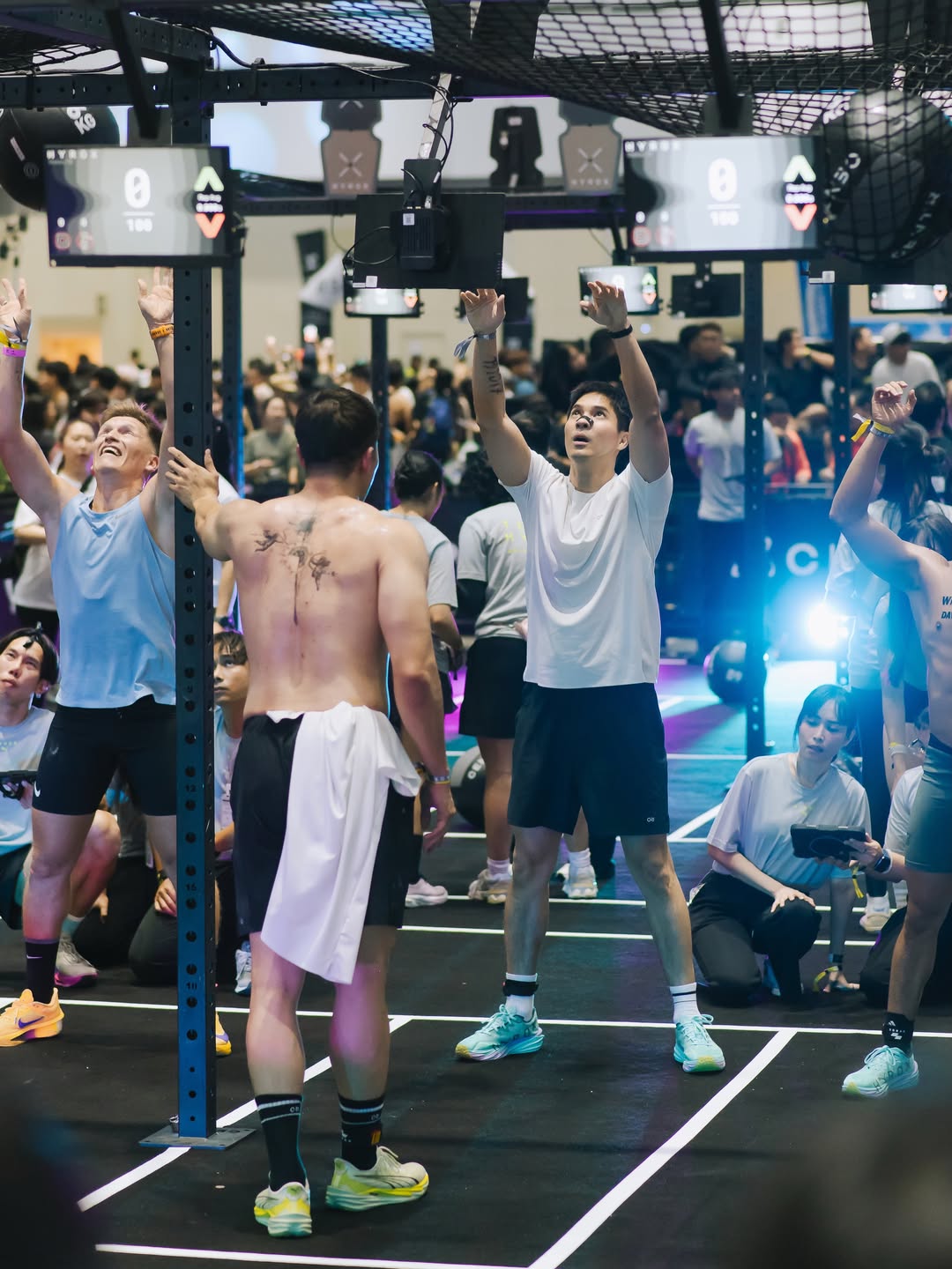 ไมค์ - ภัทรเดช สงวนความดี