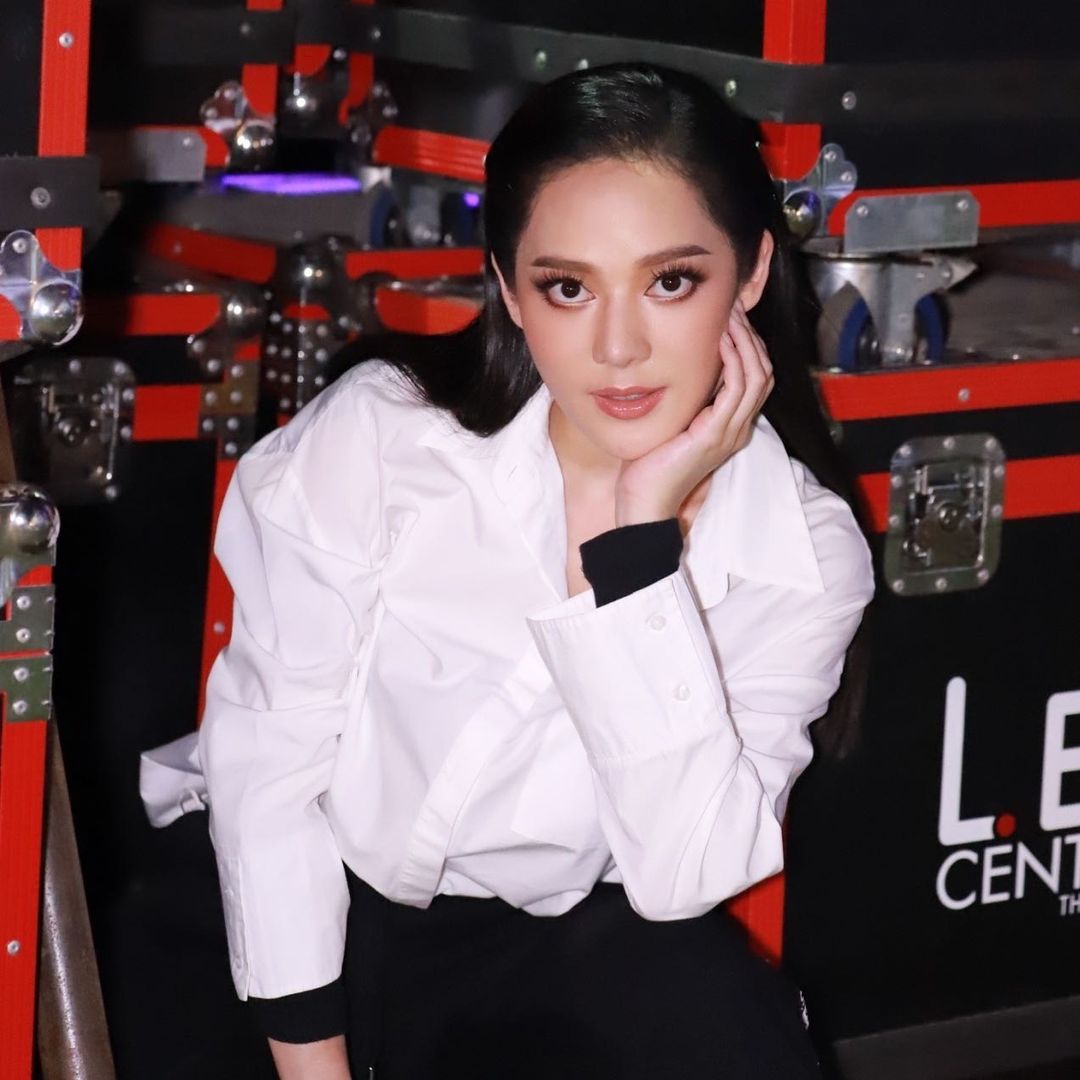 ทับทิม - อัญรินทร์ ธีราธนันพัฒน์