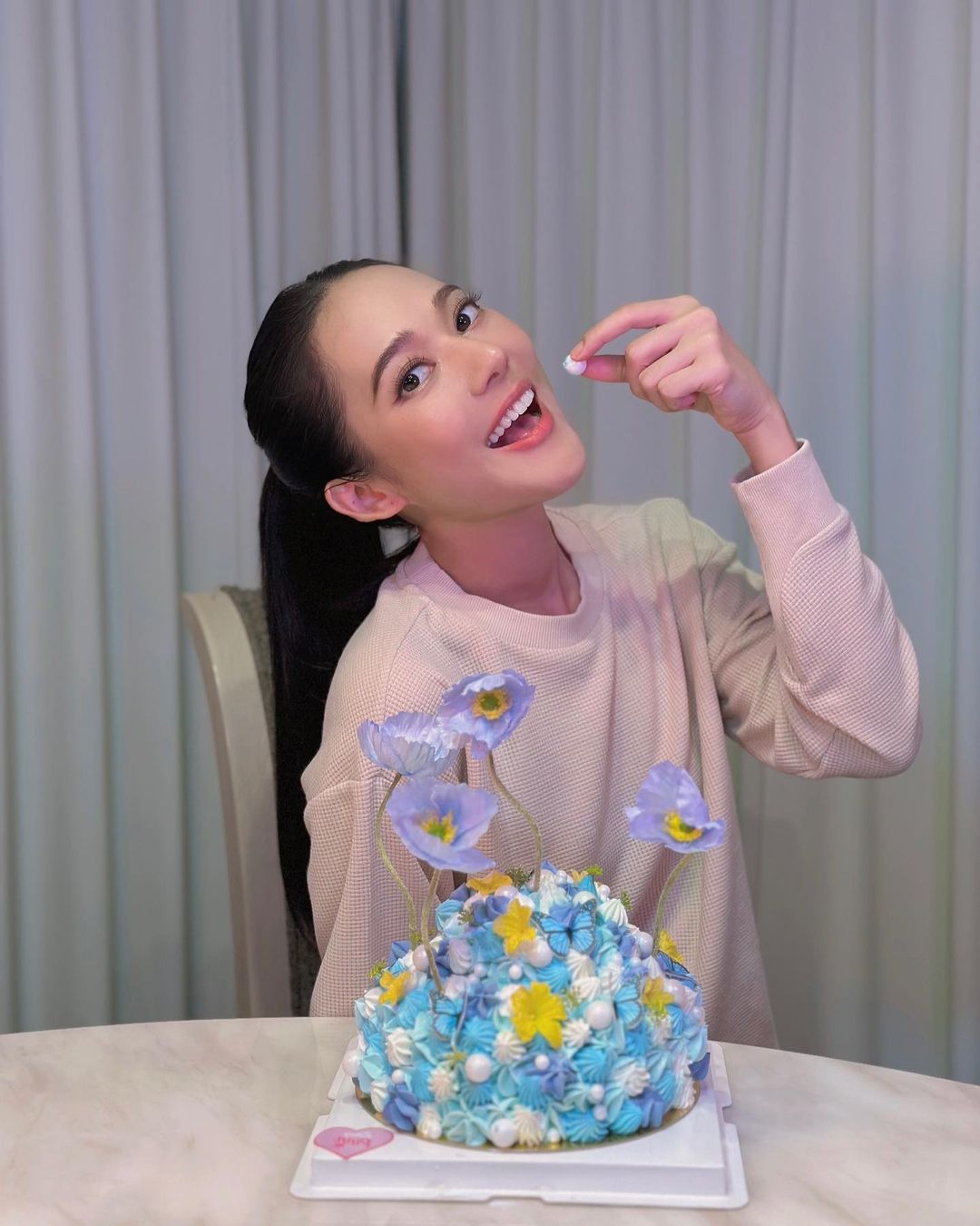 ทับทิม - อัญรินทร์ ธีราธนันพัฒน์