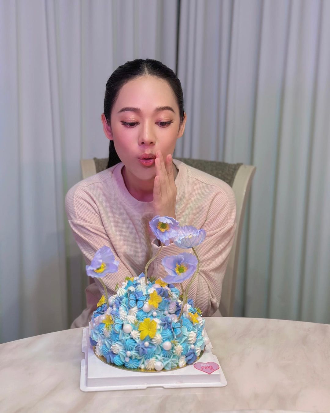 ทับทิม - อัญรินทร์ ธีราธนันพัฒน์