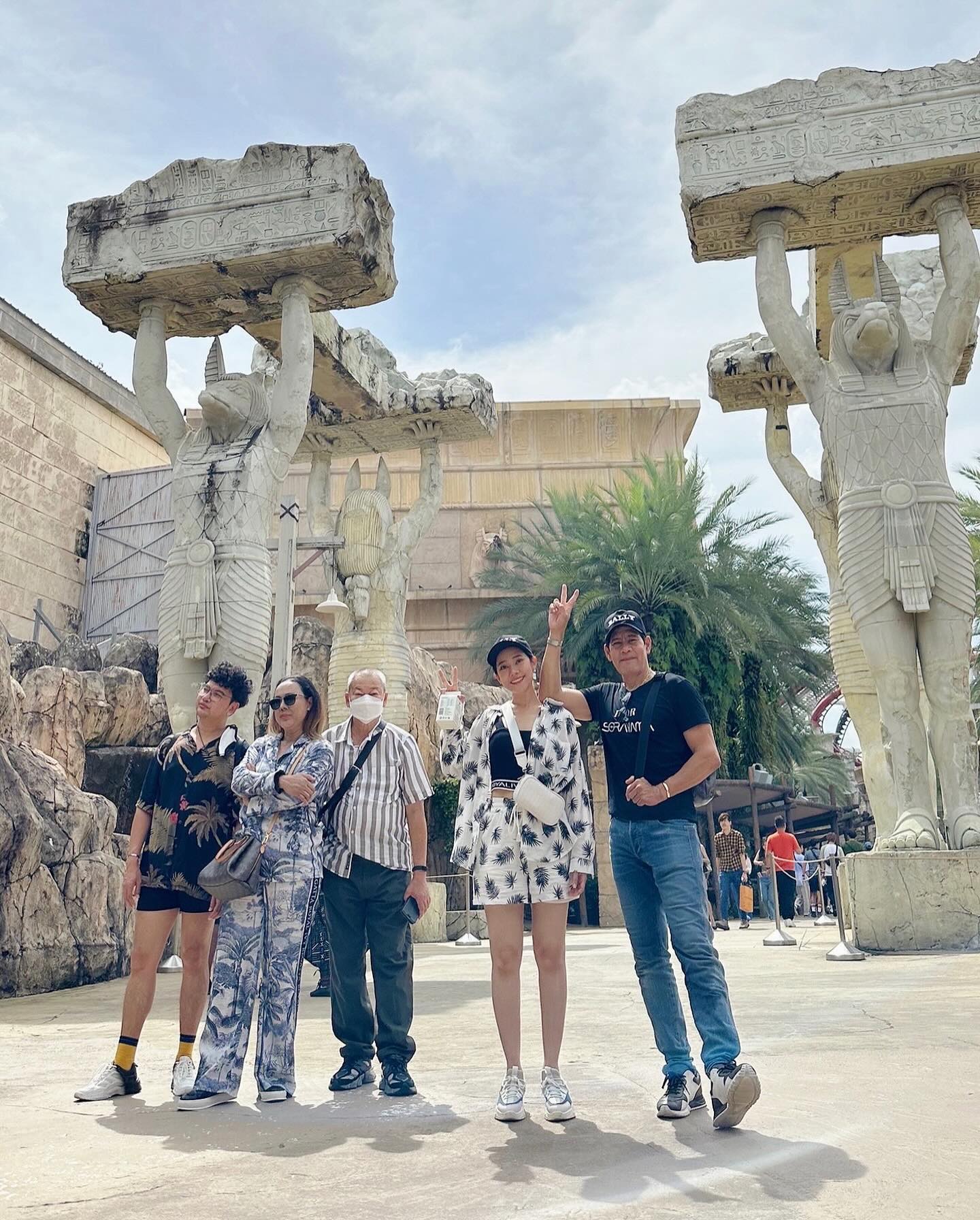 ทับทิม - อัญรินทร์ ธีราธนันพัฒน์