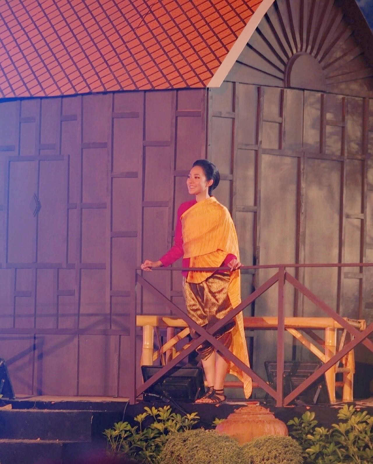 ทับทิม - อัญรินทร์ ธีราธนันพัฒน์