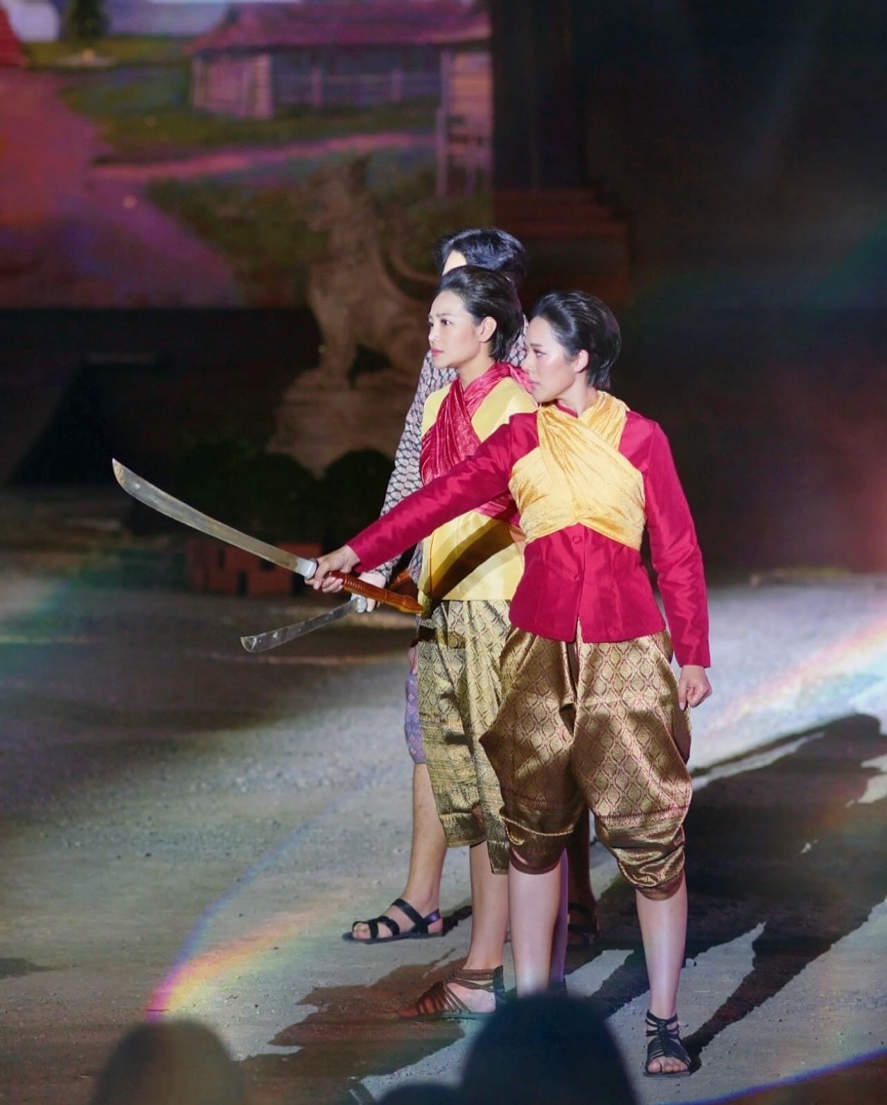 ทับทิม - อัญรินทร์ ธีราธนันพัฒน์