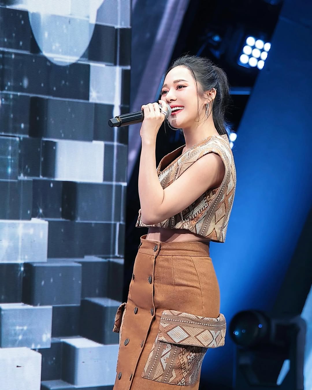 ทับทิม - อัญรินทร์ ธีราธนันพัฒน์
