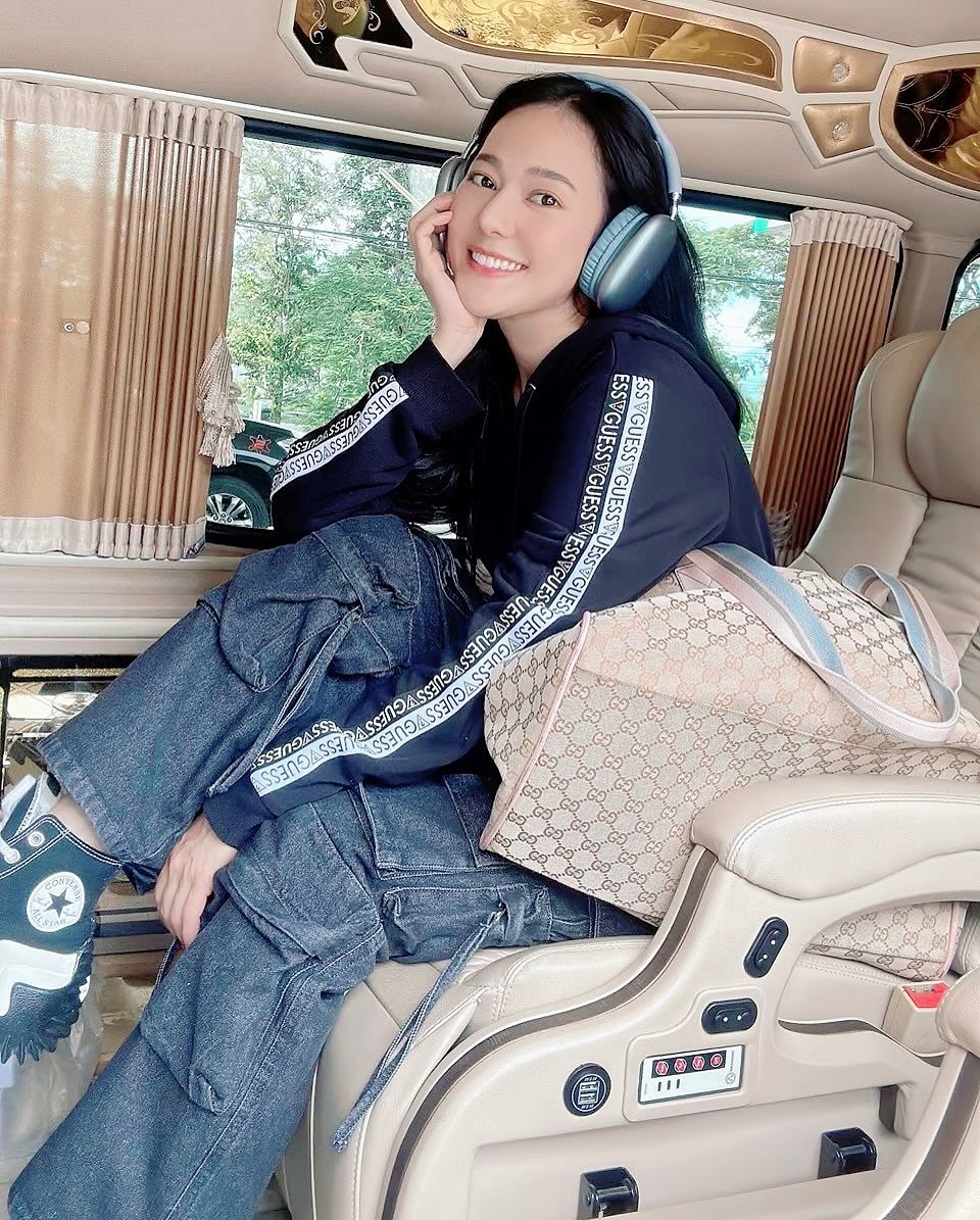 ทับทิม - อัญรินทร์ ธีราธนันพัฒน์