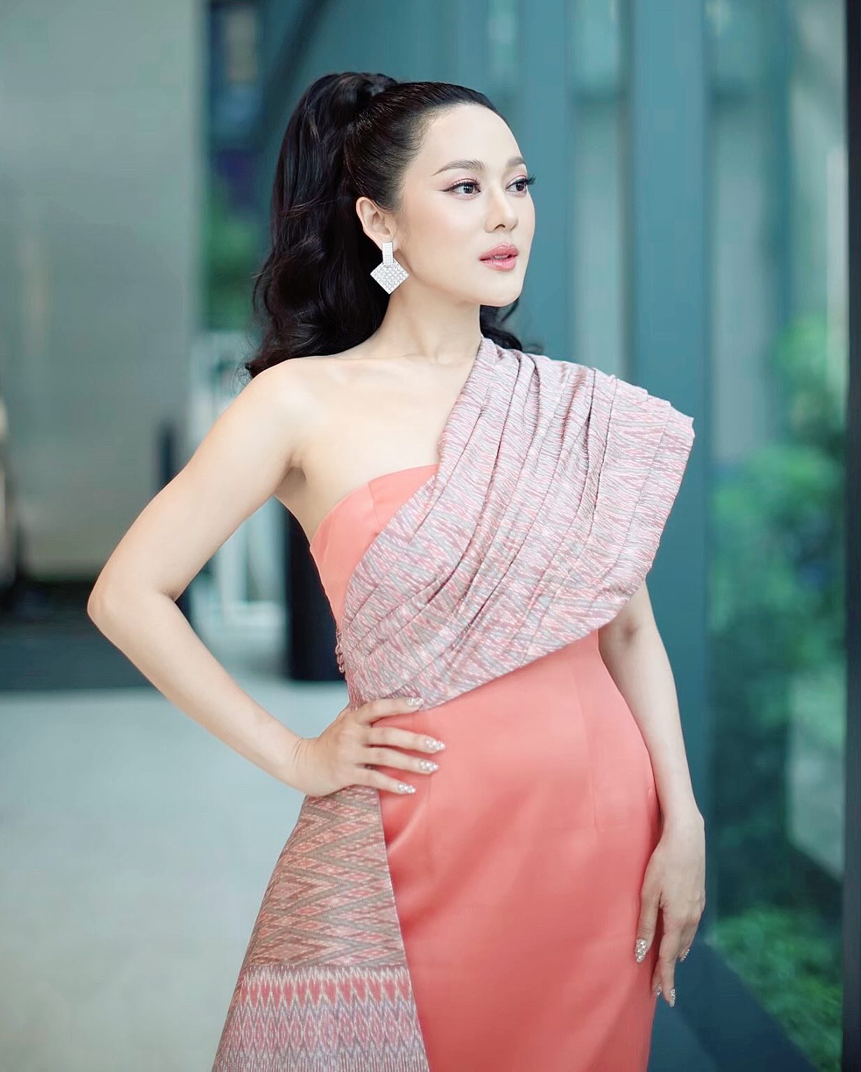 ทับทิม - อัญรินทร์ ธีราธนันพัฒน์