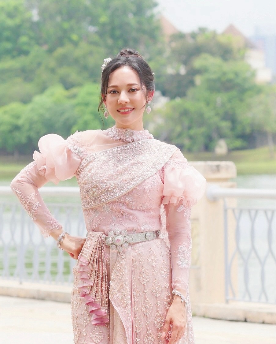 ทับทิม - อัญรินทร์ ธีราธนันพัฒน์