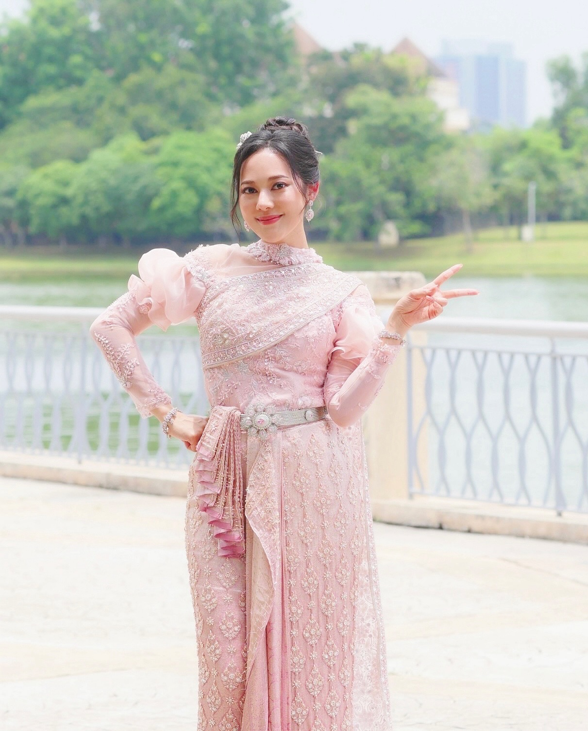 ทับทิม - อัญรินทร์ ธีราธนันพัฒน์