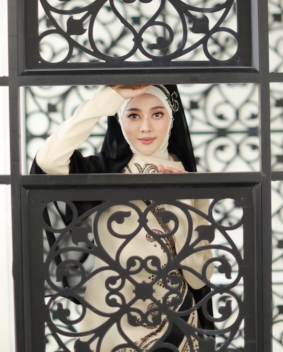 ทับทิม - อัญรินทร์ ธีราธนันพัฒน์