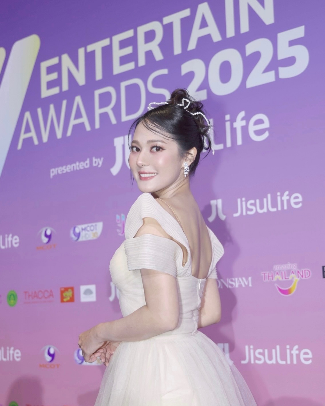 ทับทิม - อัญรินทร์ ธีราธนันพัฒน์